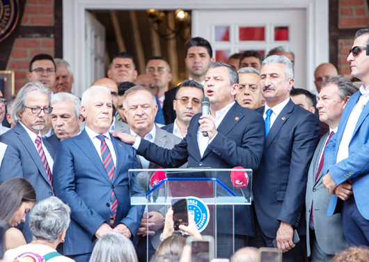 '100 GÜNDE YAPTIKLARINI TAKDİR EDİYORUM'