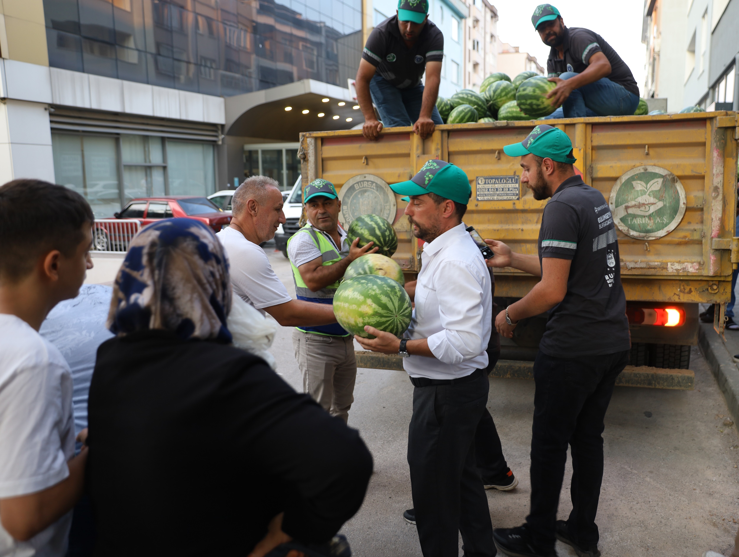 BAŞKAN BOZBEY ÇİFTÇİYE VERDİĞİ SÖZ TUTTU
