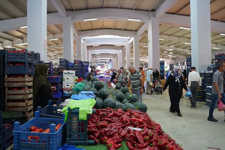 ORHANGAZİ’DE KAPALI PAZARYERİ HİZMETE GİRDİ