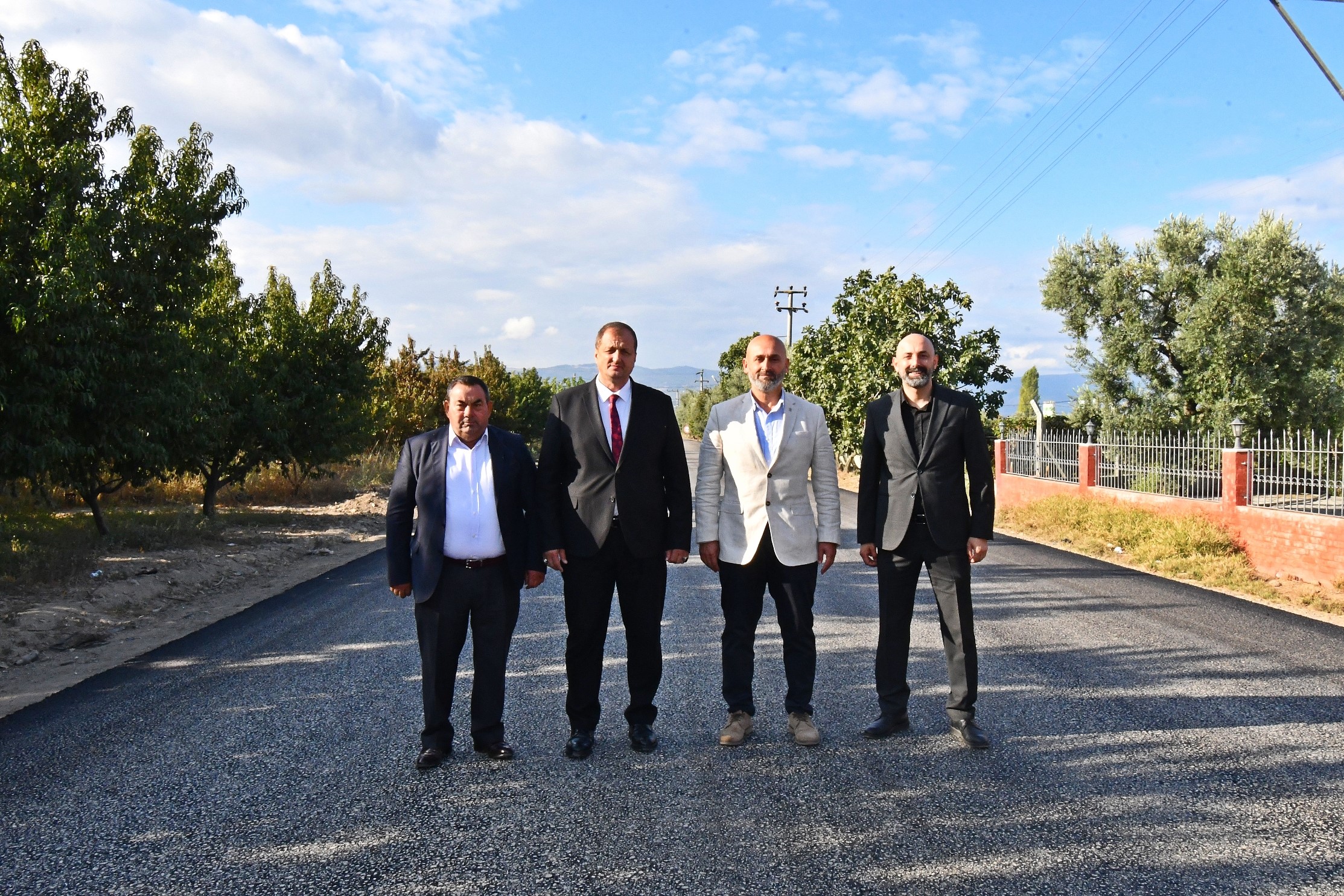 İZNİK-ELBEYLİ YOLUNA SICAK ASFALT