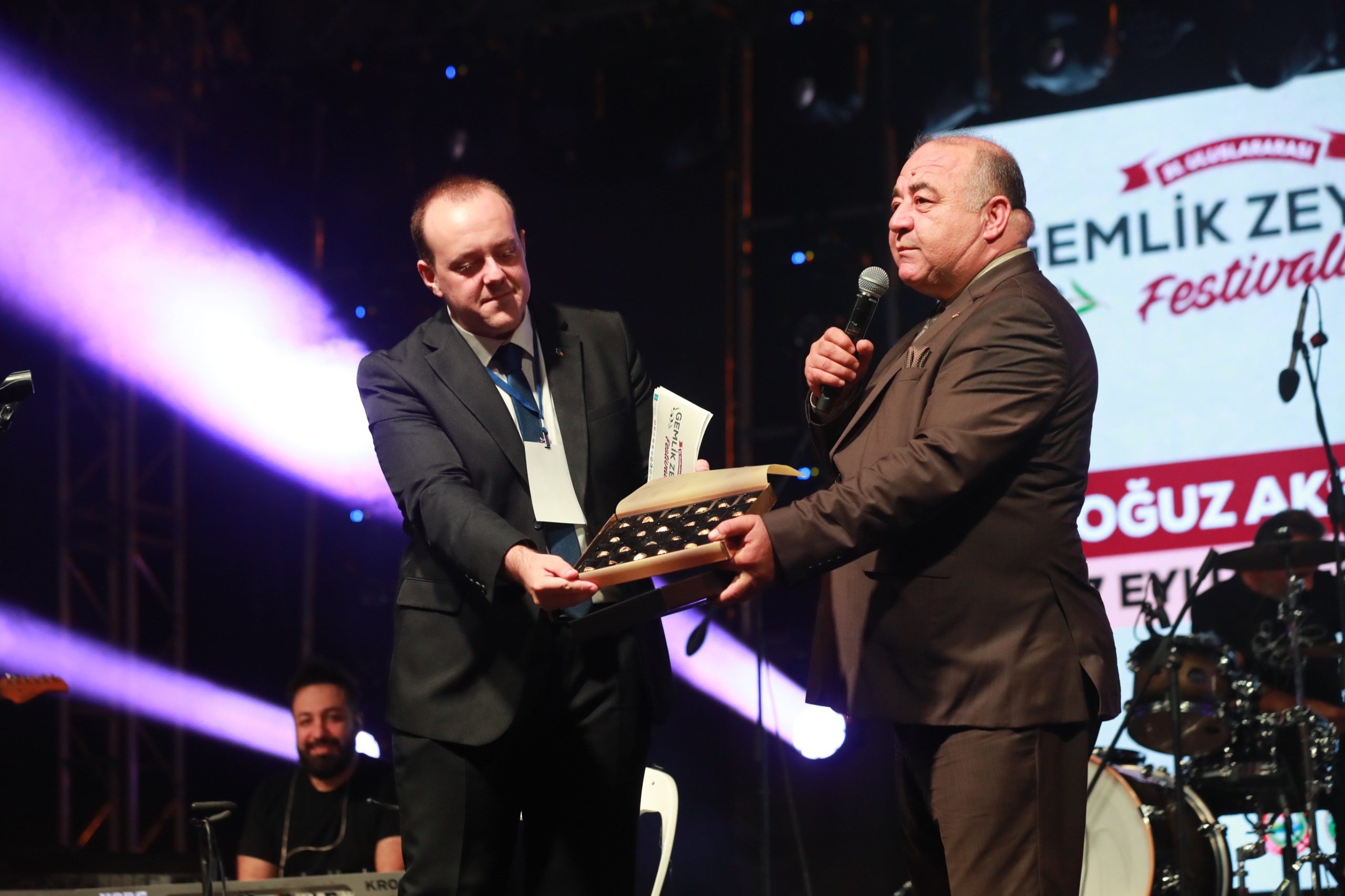 ALTIN ZEYTİN FESTİVALDE GÖRÜCÜYE ÇIKTI