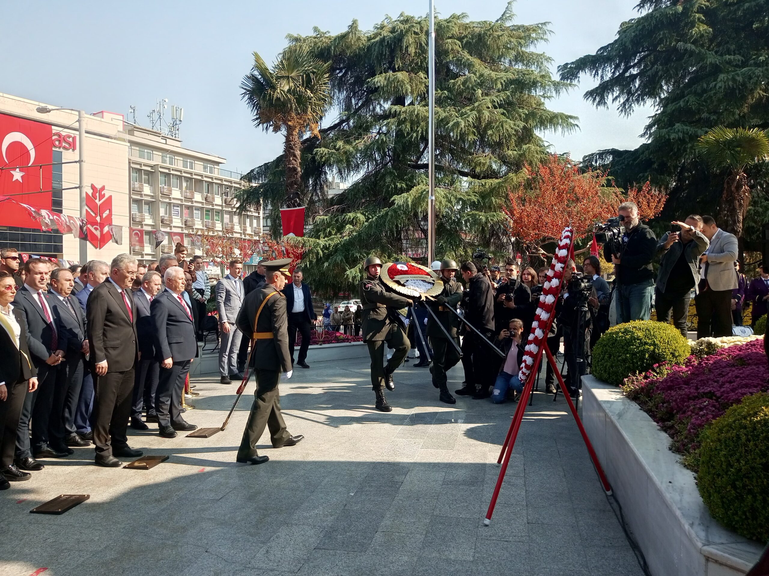 PROTOKOL ATA'NIN HUZURUNDA