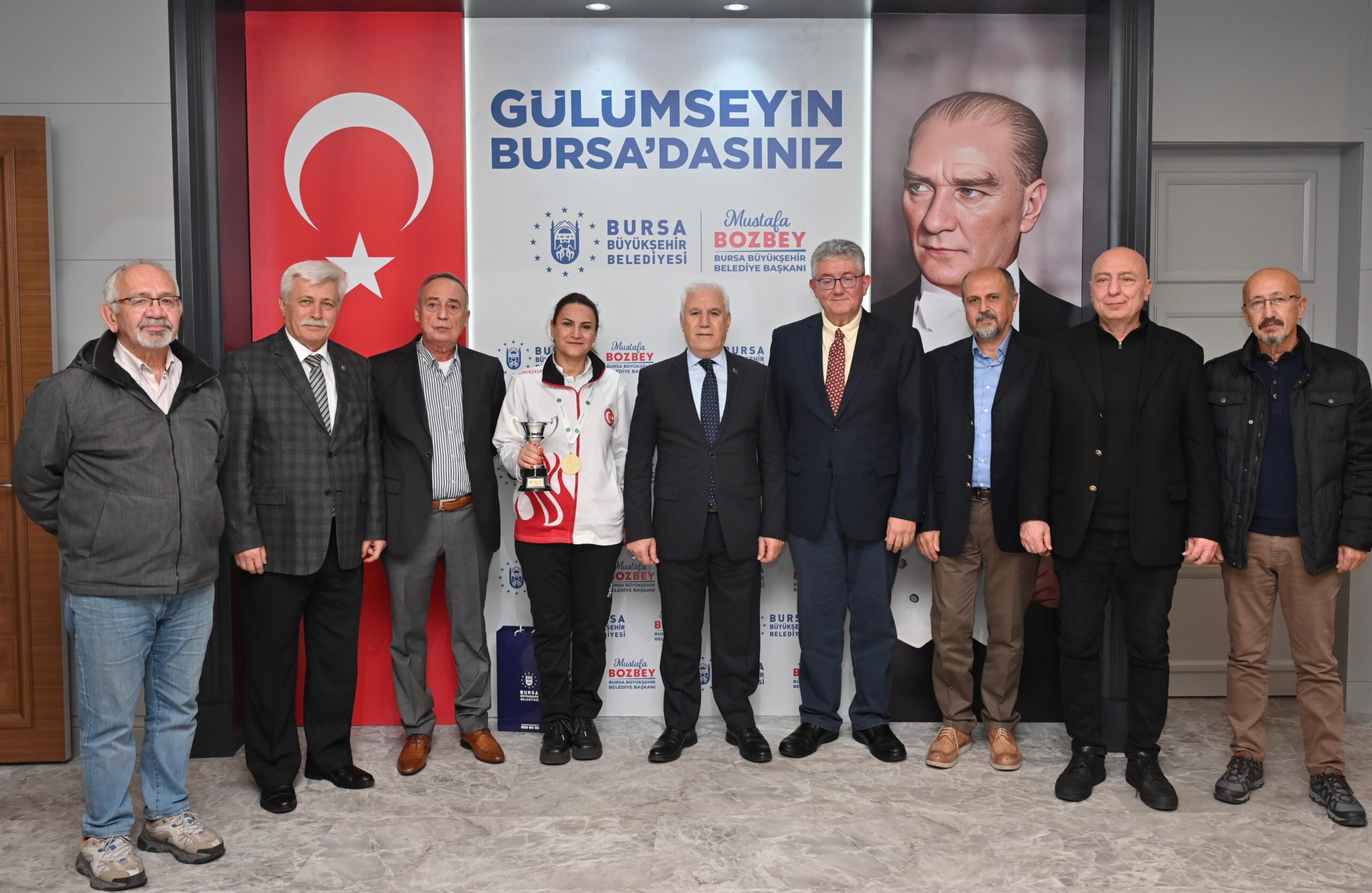 BAŞKAN BOZBEY DÜNYA ŞAMPİYONUNU AĞIRLADI