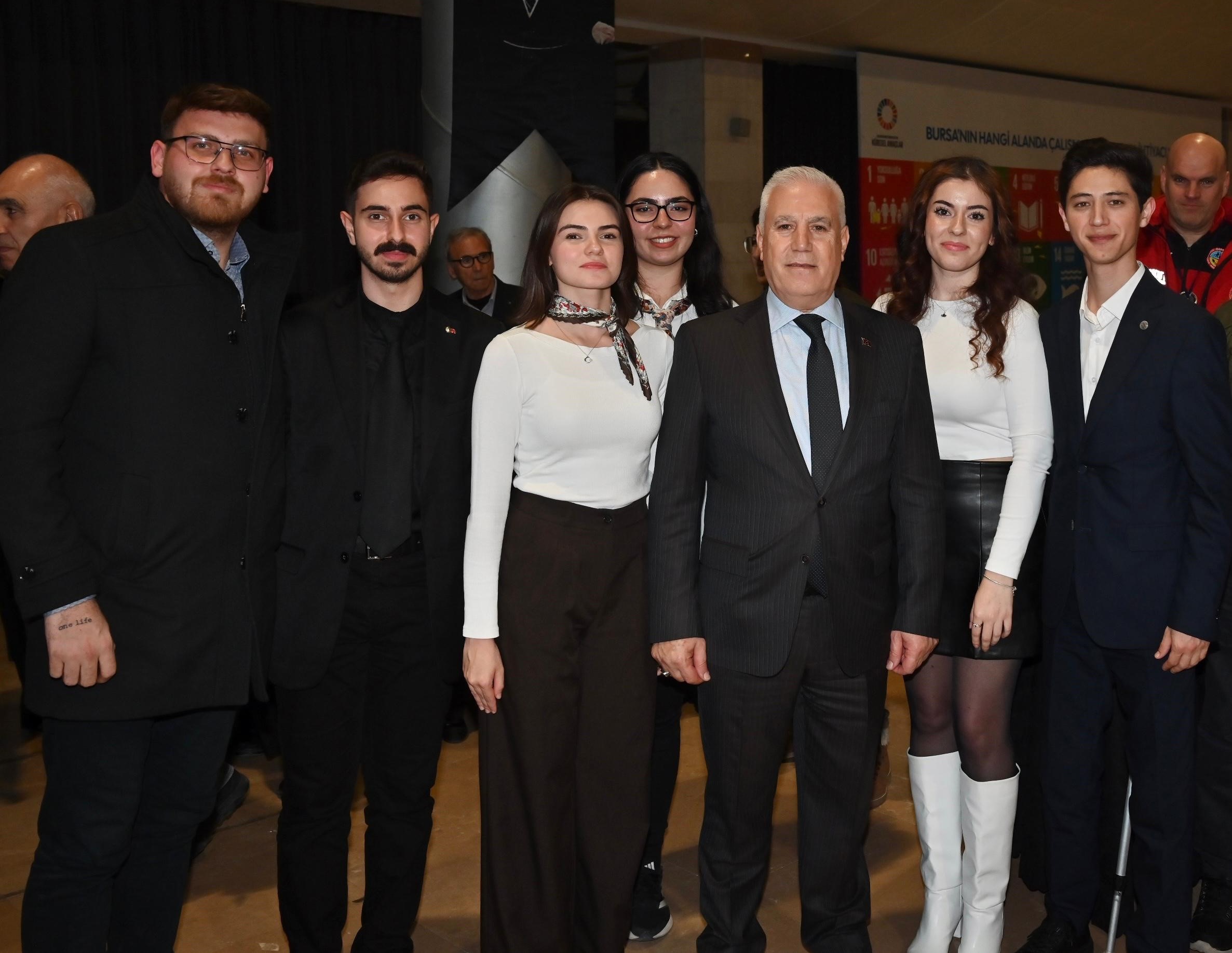 BURSA'DA 10 BİN ÖĞRENCİYE BURS