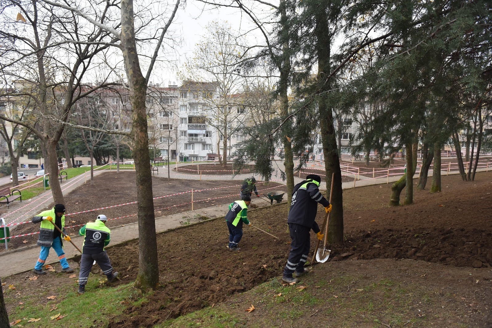 YILDIRIM'DA PARKLAR YENİLENİYOR