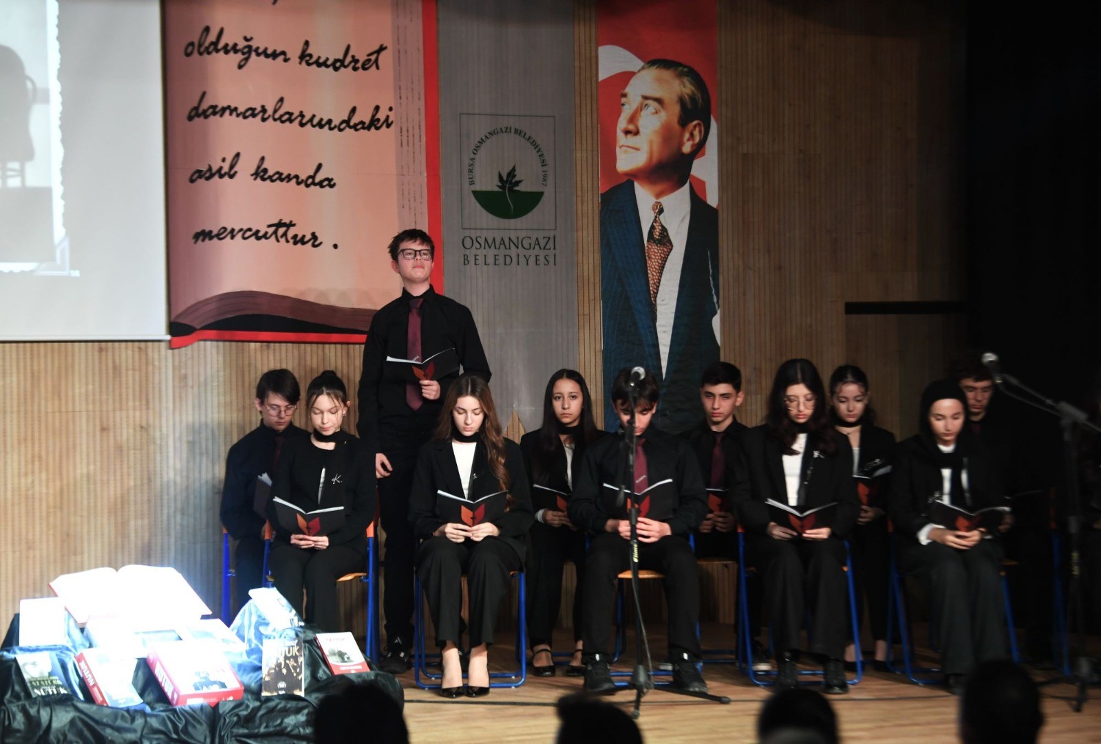 NUTUK OSMANGAZİ'DE TEATRAL GÖSTERİSİYLE ANLATILDI
