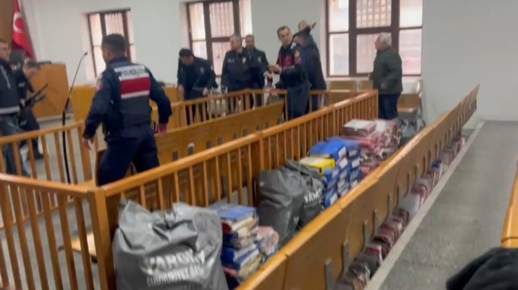 ADLİYE'DE DEHŞET; 2 ÖLÜ 2 YARALI