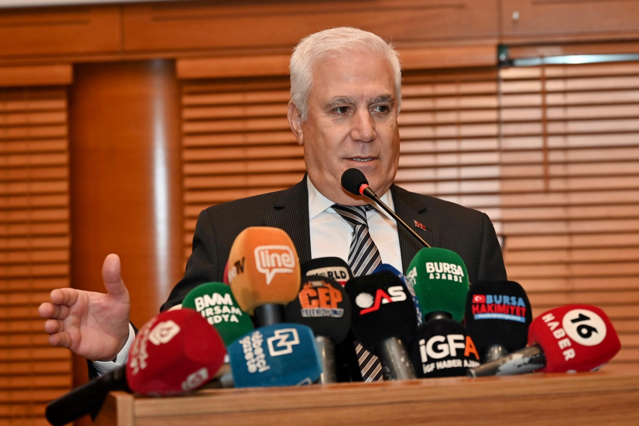 BOZBEY: 'EVSEL KATI ATIK BEDELLERİ EMLAK VERGİLERİ ÜZERİNDEN TAHSİL EDİLMELİ'
