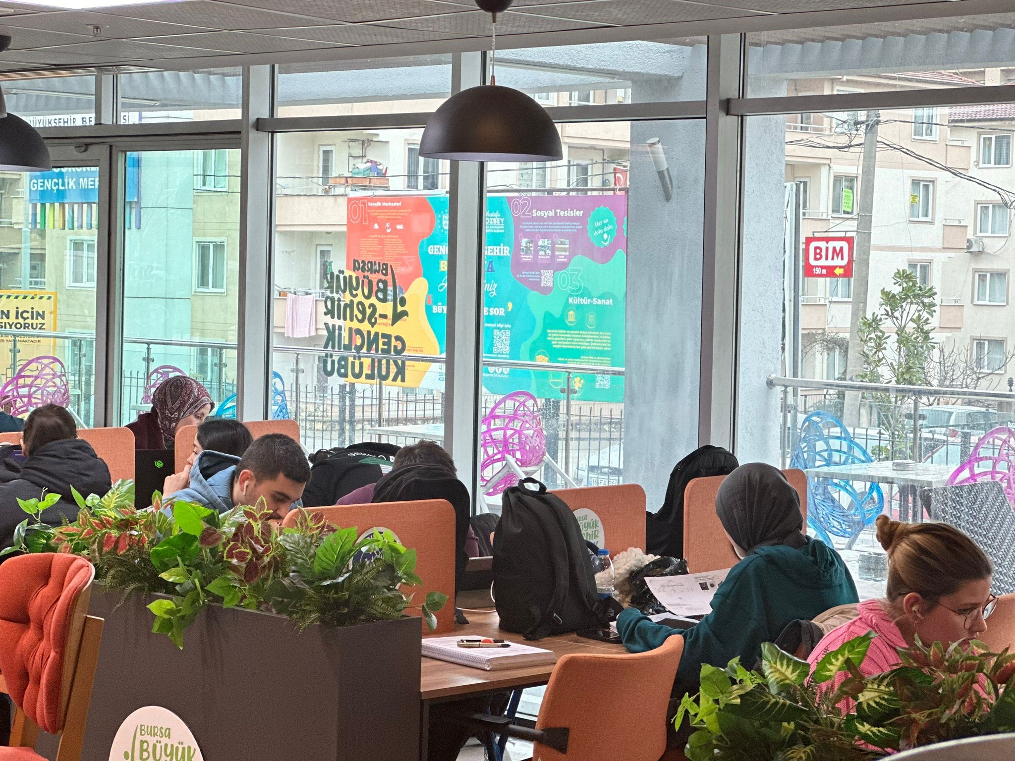 GENÇLİK MERKEZLERİNDE SINAV MESAİSİ