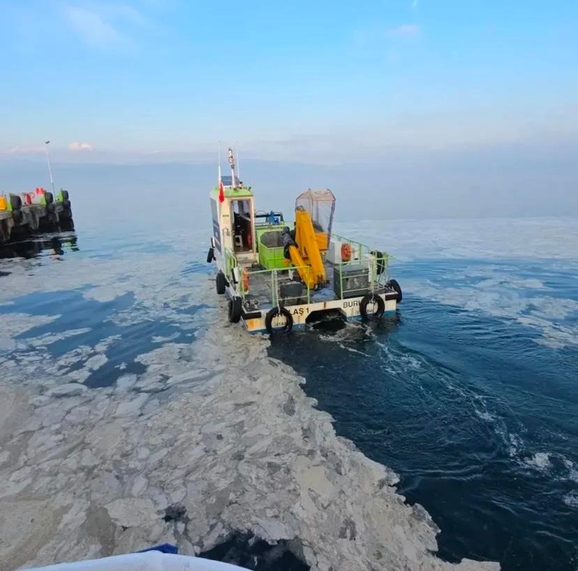 MARMARA DENİZİ'NDE MÜSİLAJ İÇİN ÇALIŞMALAR BAŞLADI