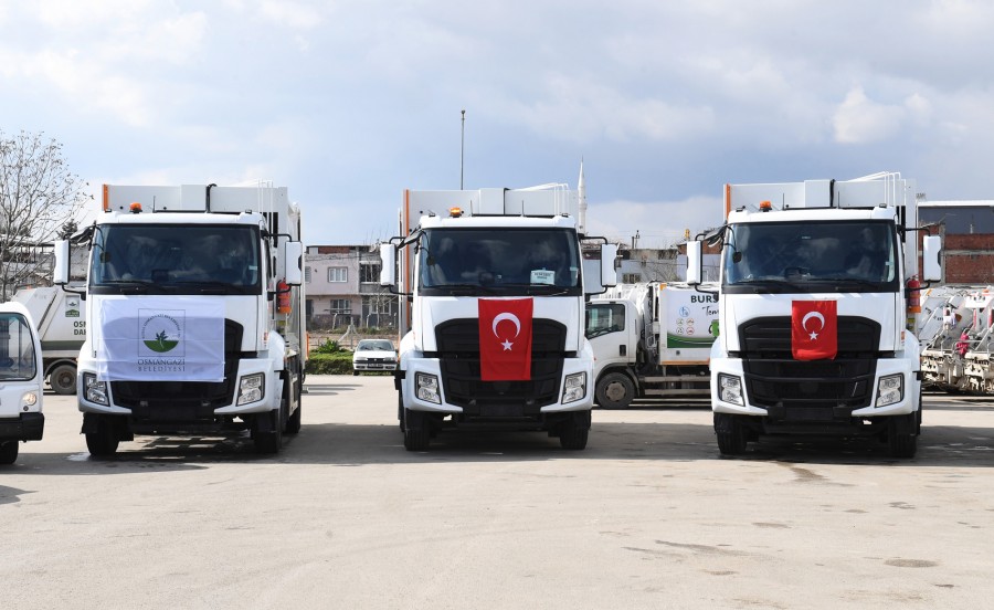 Bursa Osmangazi’nin temizlik filosuna 17 araç eklendi