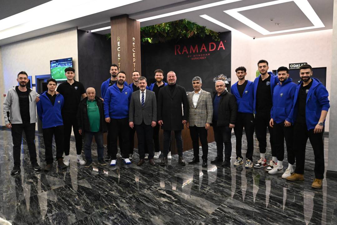 Karacabey'in Efeleri’ne şampiyonluk yolunda moral yemeği!