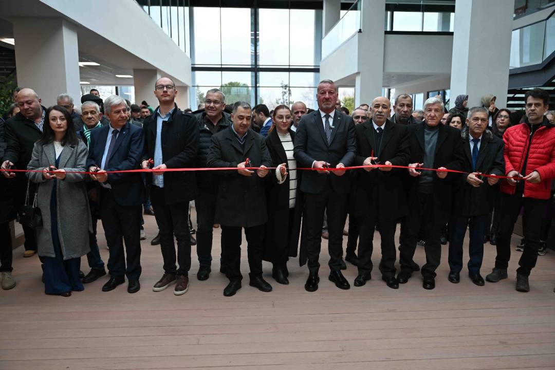 Karacabey'in yeni sosyal merkezi Kent Kafe hizmetinizde