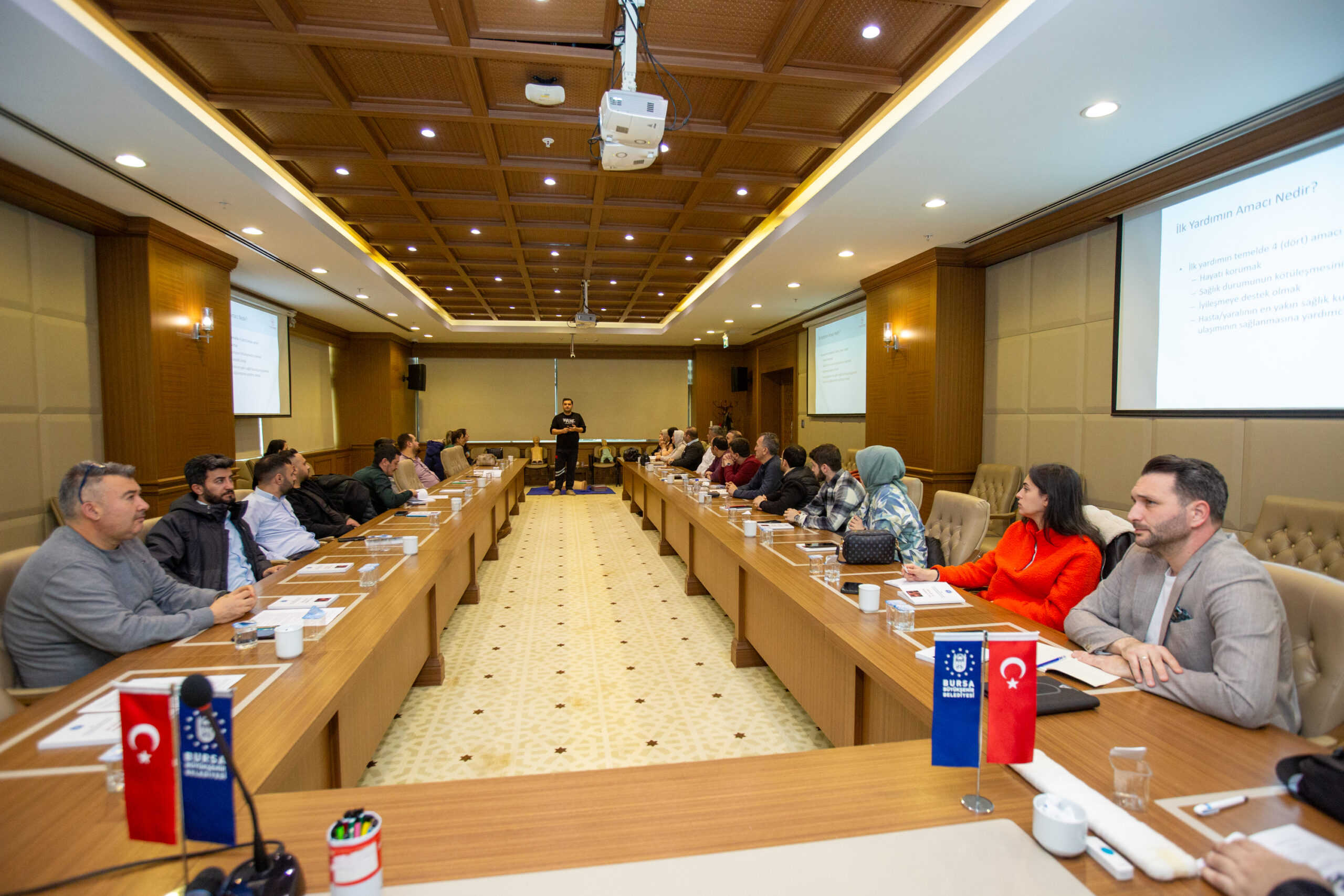 Büyükşehir personeline ilk yardım eğitimi