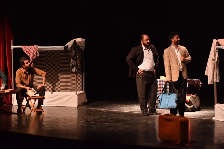 Bin Yıl tiyatro oyunu Bursa'da sahnelendi