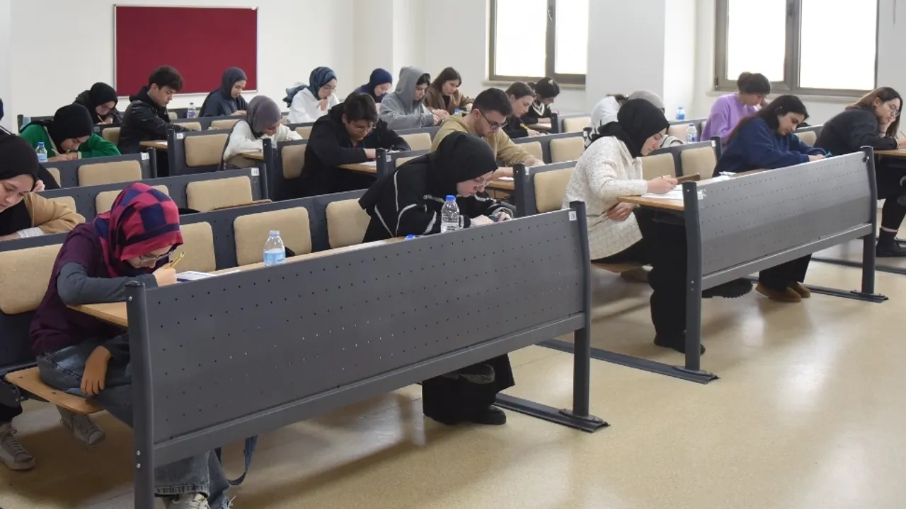 Bursa Yıldırım’dan gençlere ‘TYT’ desteği