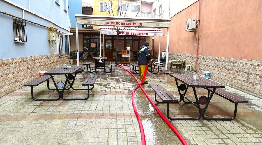 Gemlik'te camiler Ramazana hazırlanıyor