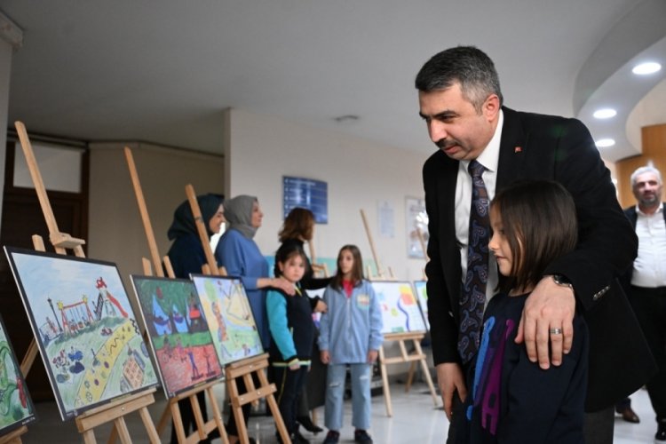 Çocuklar hayalindeki parkı resmetti