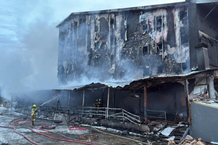 Bursa Uludağ'da otel yangını kontrol altına alındı: Küle döndü!