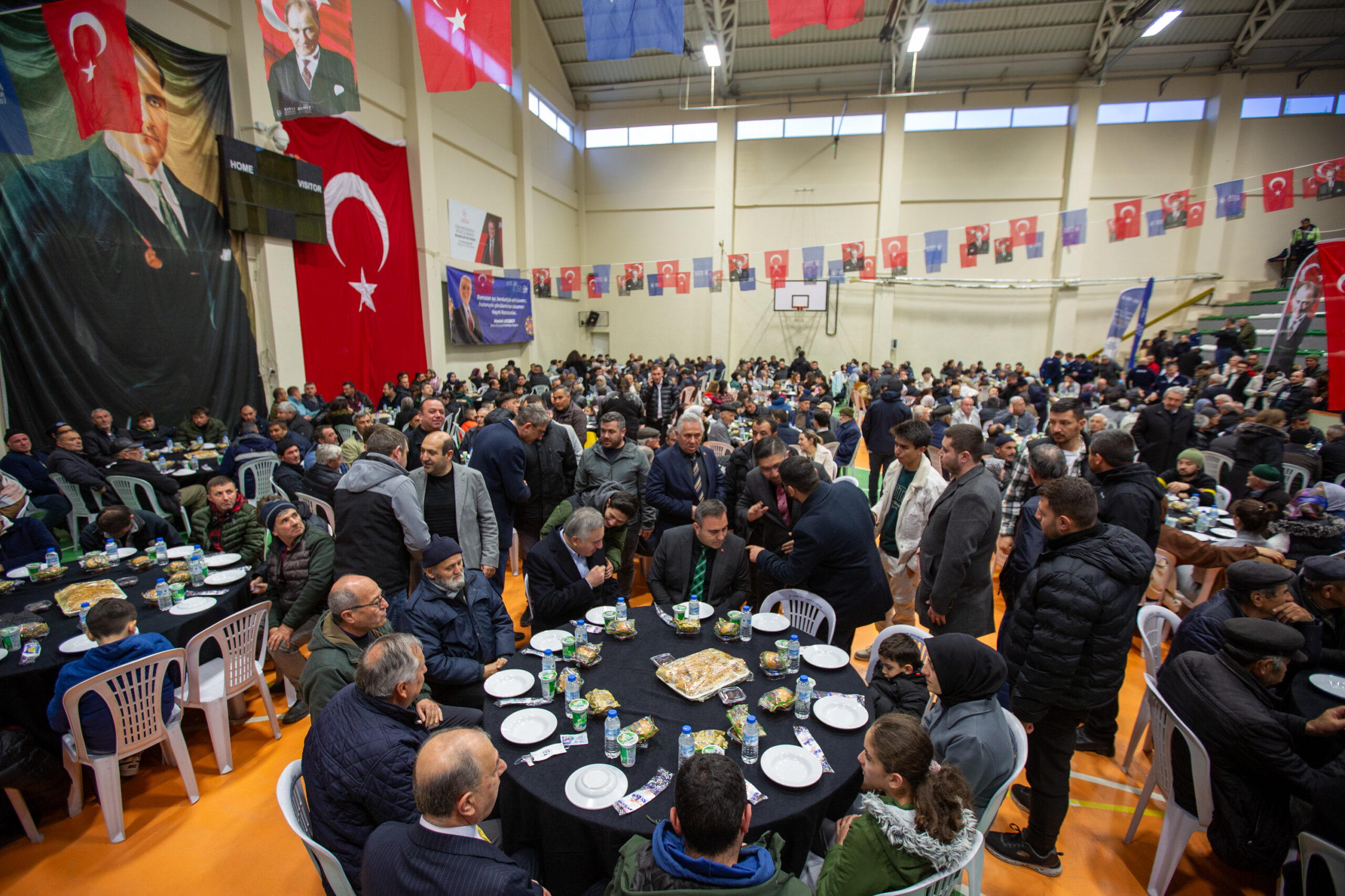 Ramazan'ın bereketi Keles'i sardı