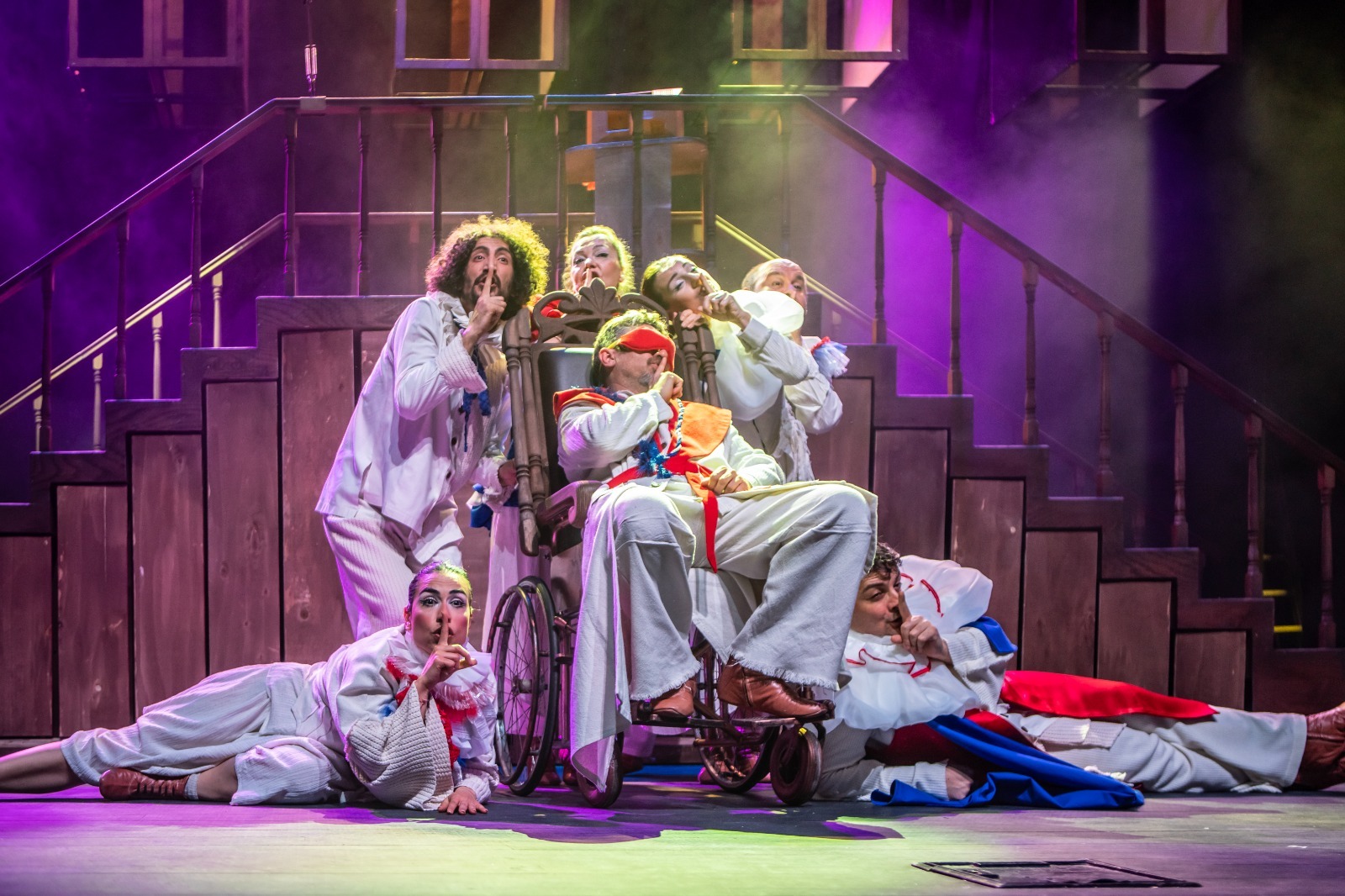 Bursa Şehir Tiyatrosu’nun ‘Kısa Süren Saltanat’ oyununa tam not