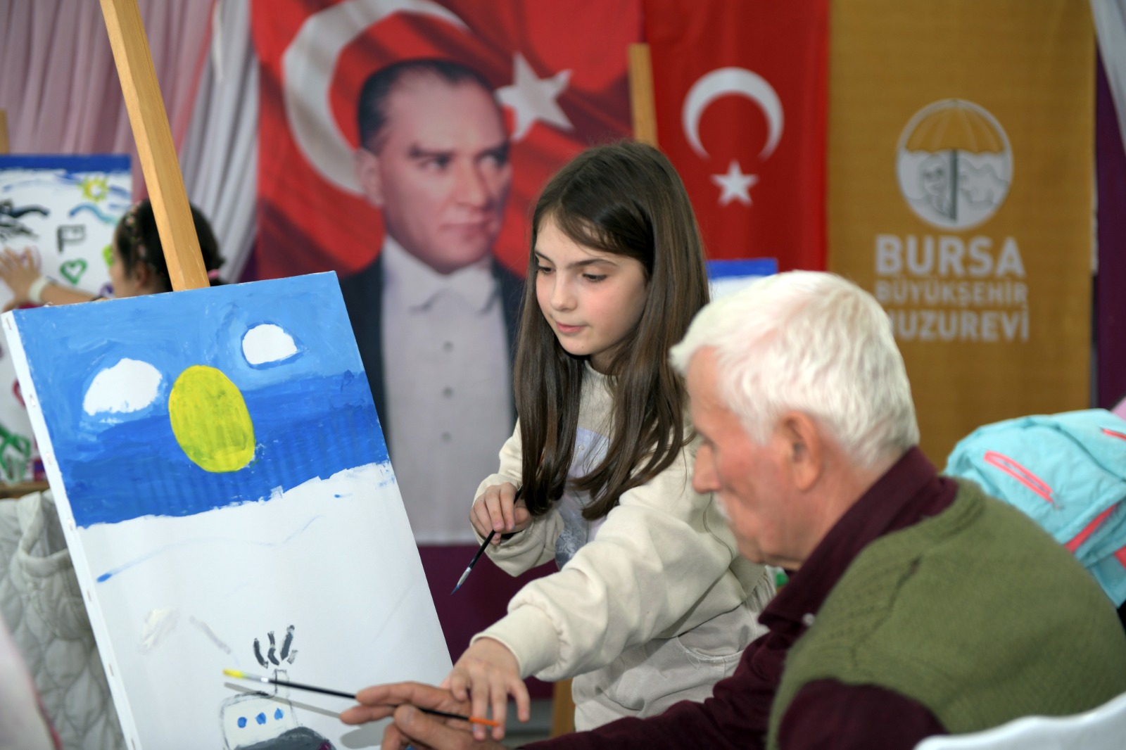 Osmangazili Öğrenciler Huzurevi Sakinleriyle Resim Yaptı