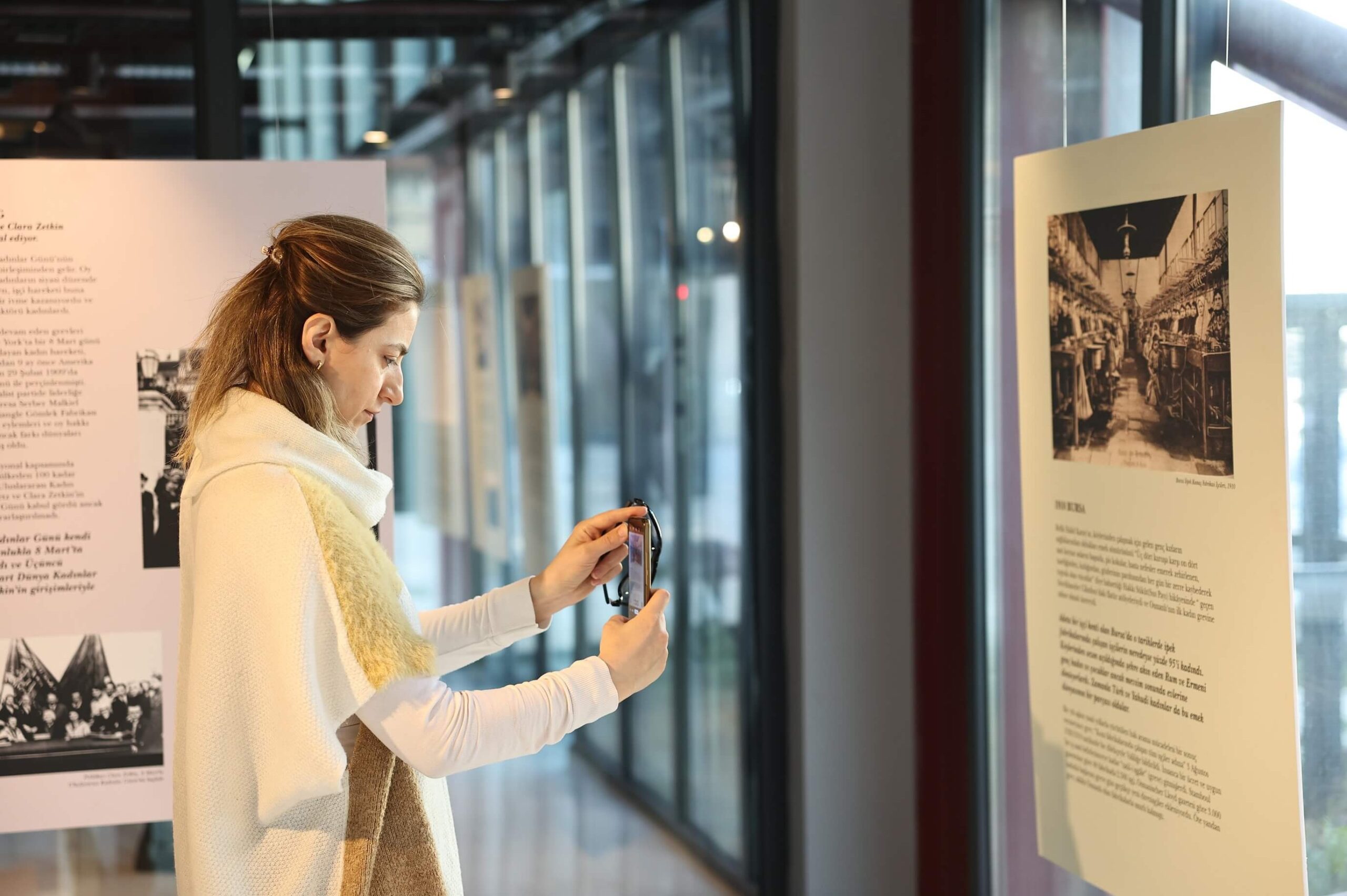 Nilüfer’de “Bursa’nın İpek Kadınları” sergisi açıldı