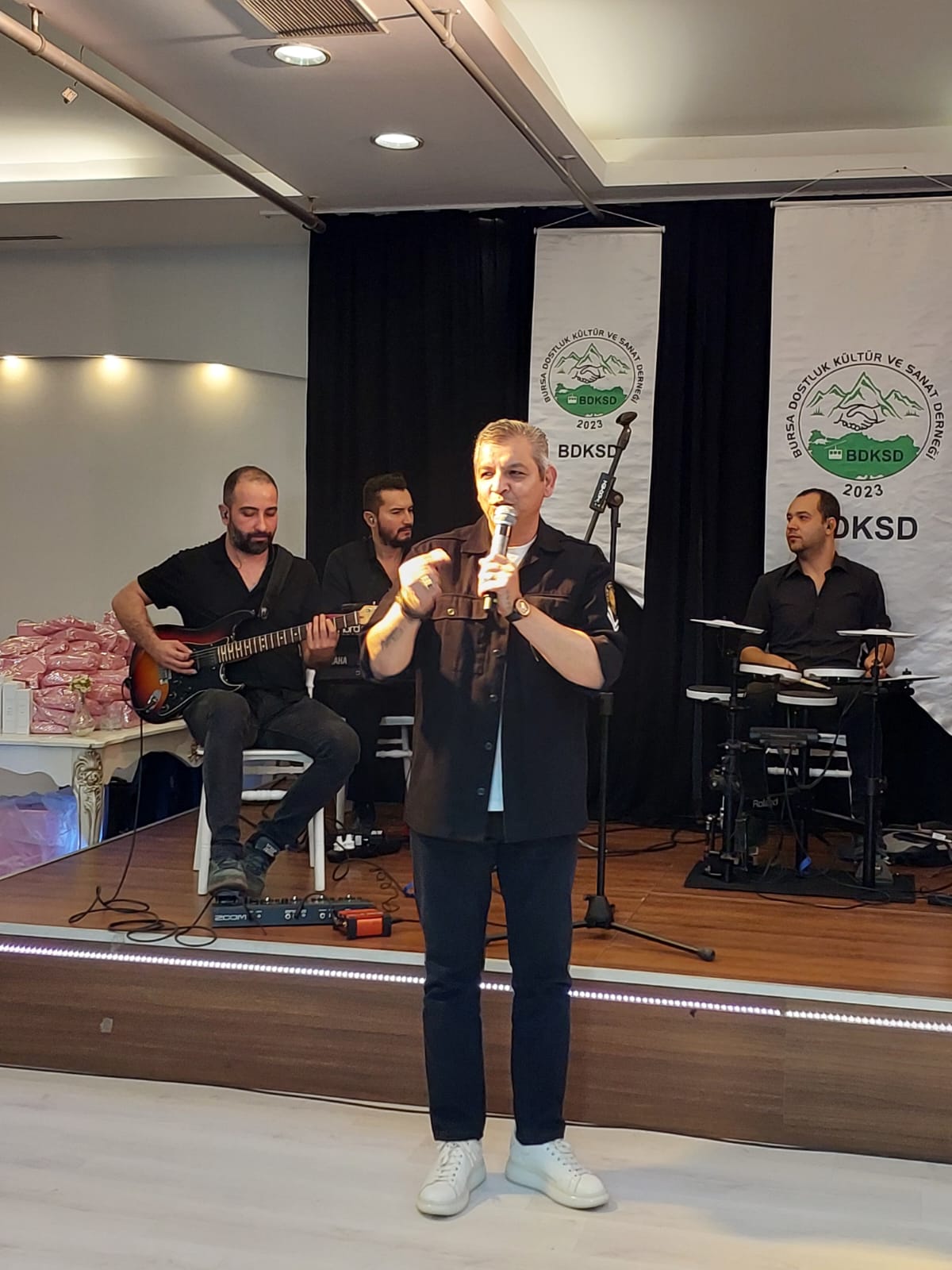 DOSTLUK SOFRASINDA ÇOCUKLAR YARARINA İFTAR AÇILDI
