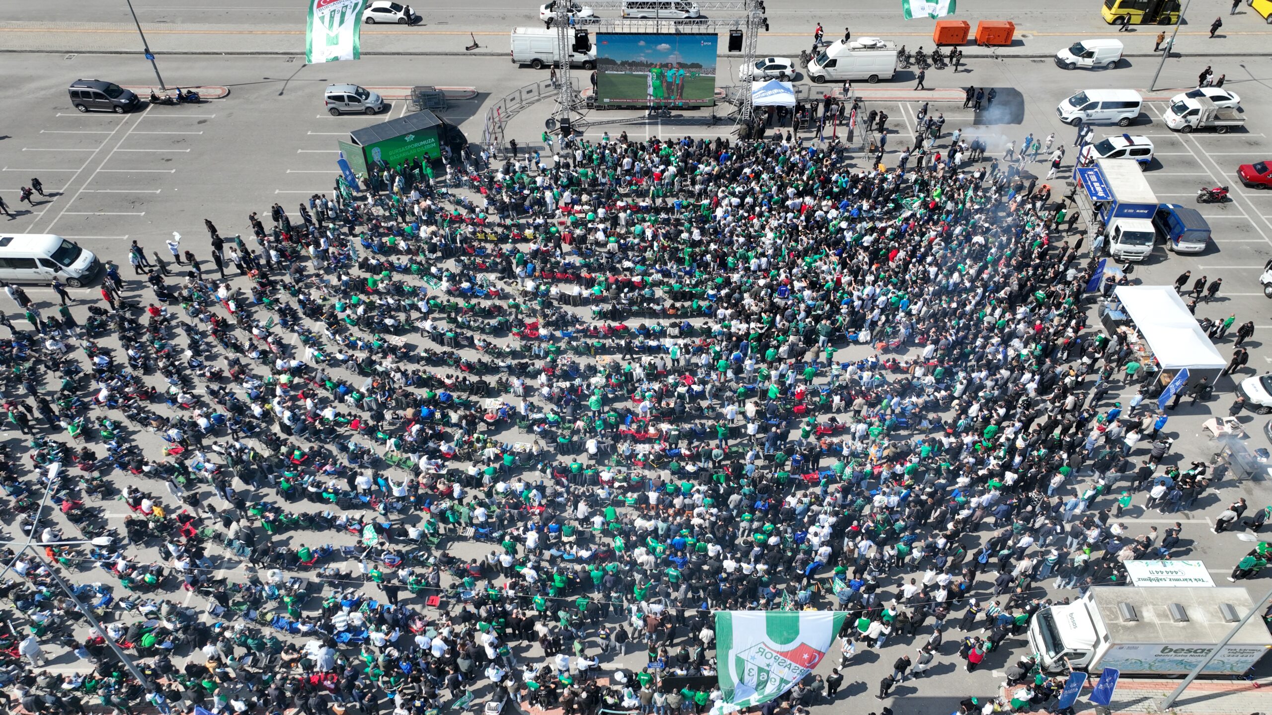 Bursalılar şampiyonluk coşkusunu Büyükşehir'le yaşadı