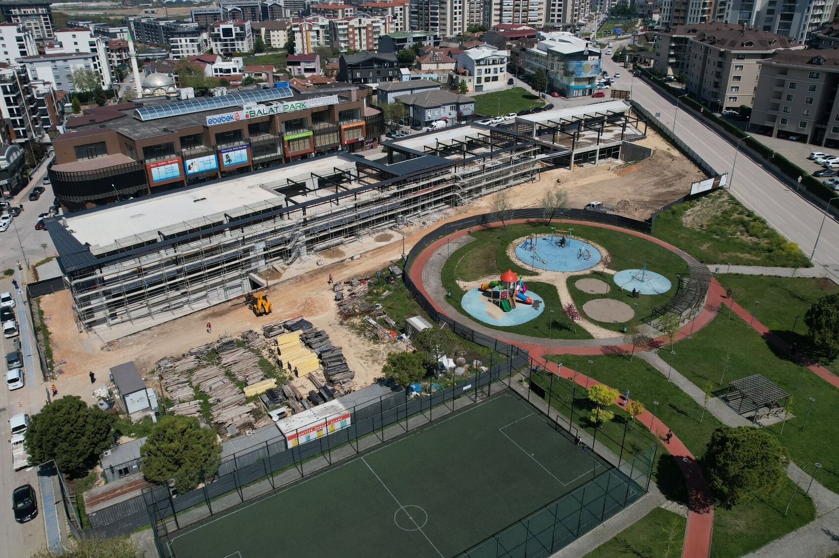 Balat modern bir pazar alanı kazanıyor