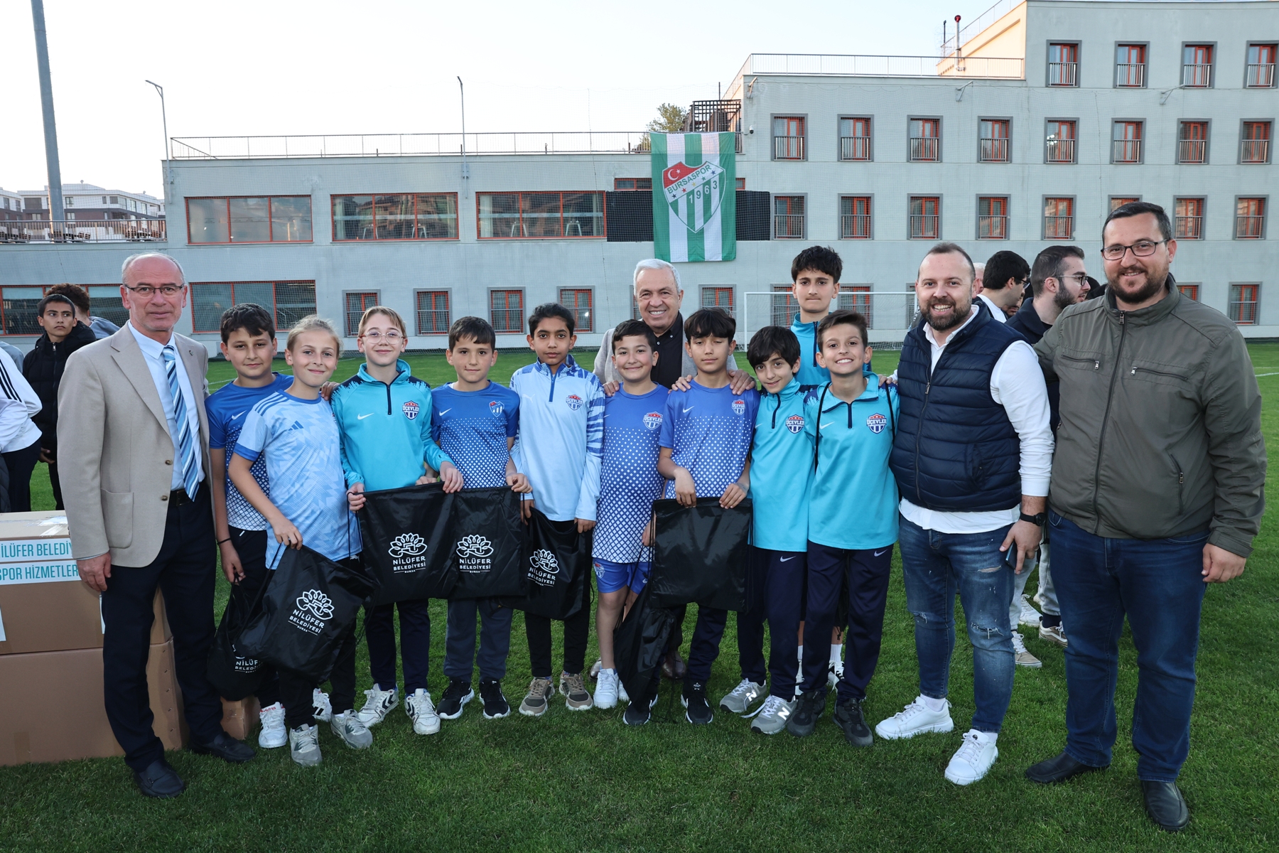 NİLÜFER BELEDİYESİ'NDEN AMATÖR SPOR KULÜPLERİNE BÜYÜK DESTEK