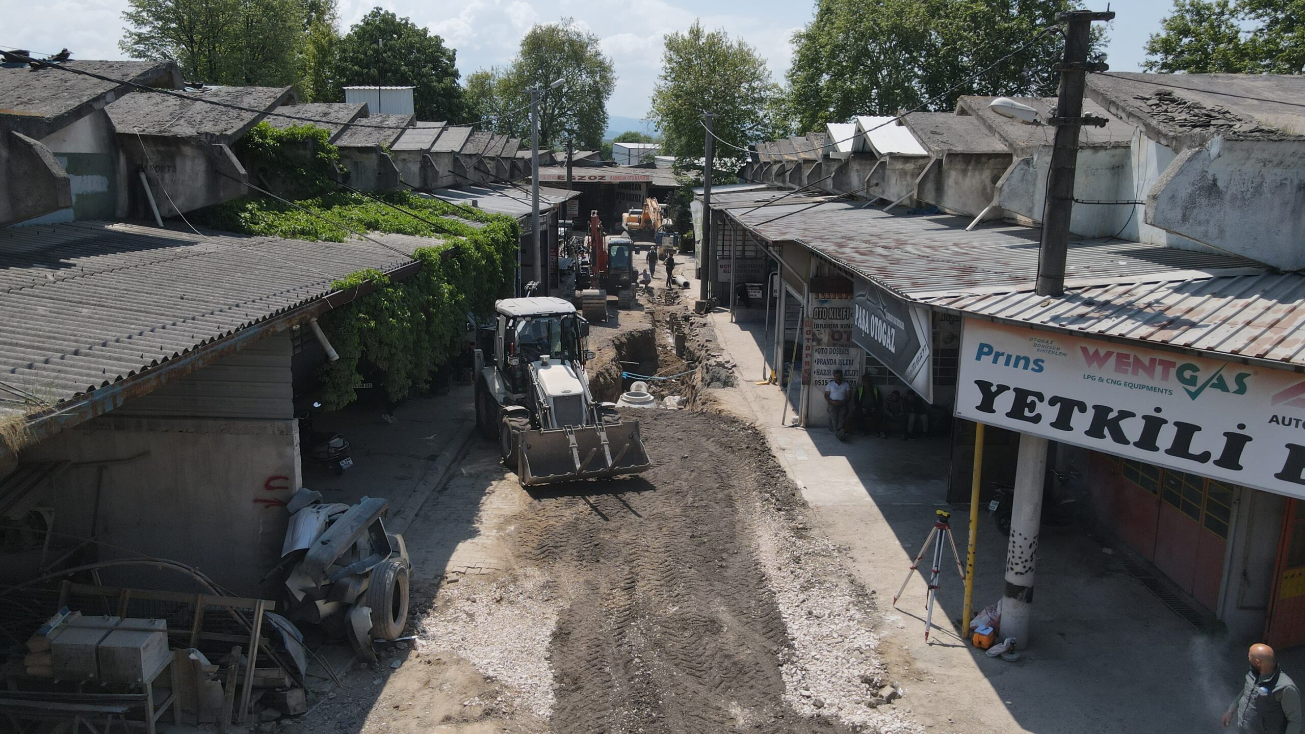 BAŞKAN ERDEM ‘’ALTYAPI ÇALIŞMASI BURSA CADDESİNDE BİTECEK”