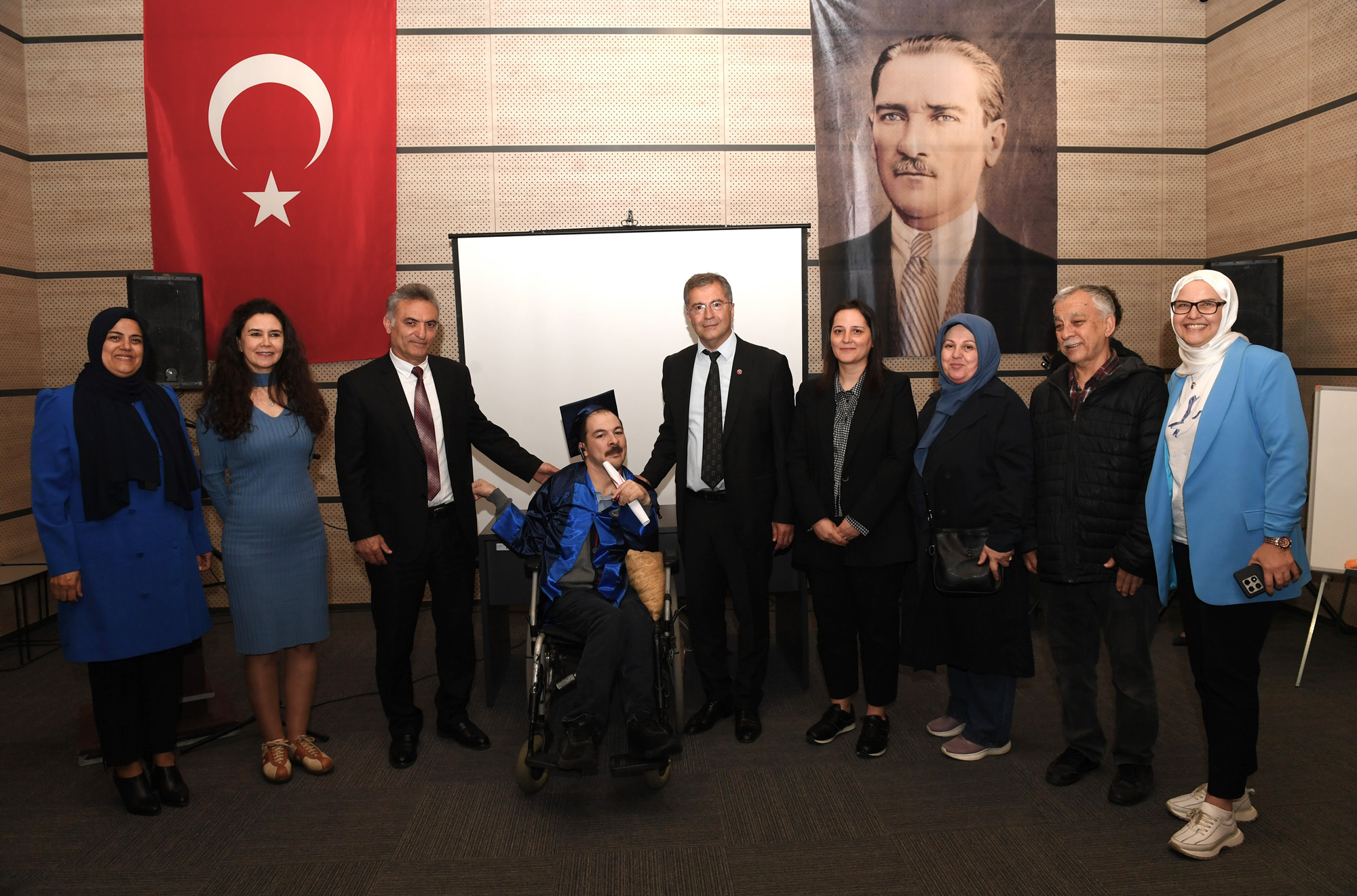 Okuma aşkı engel tanımadı