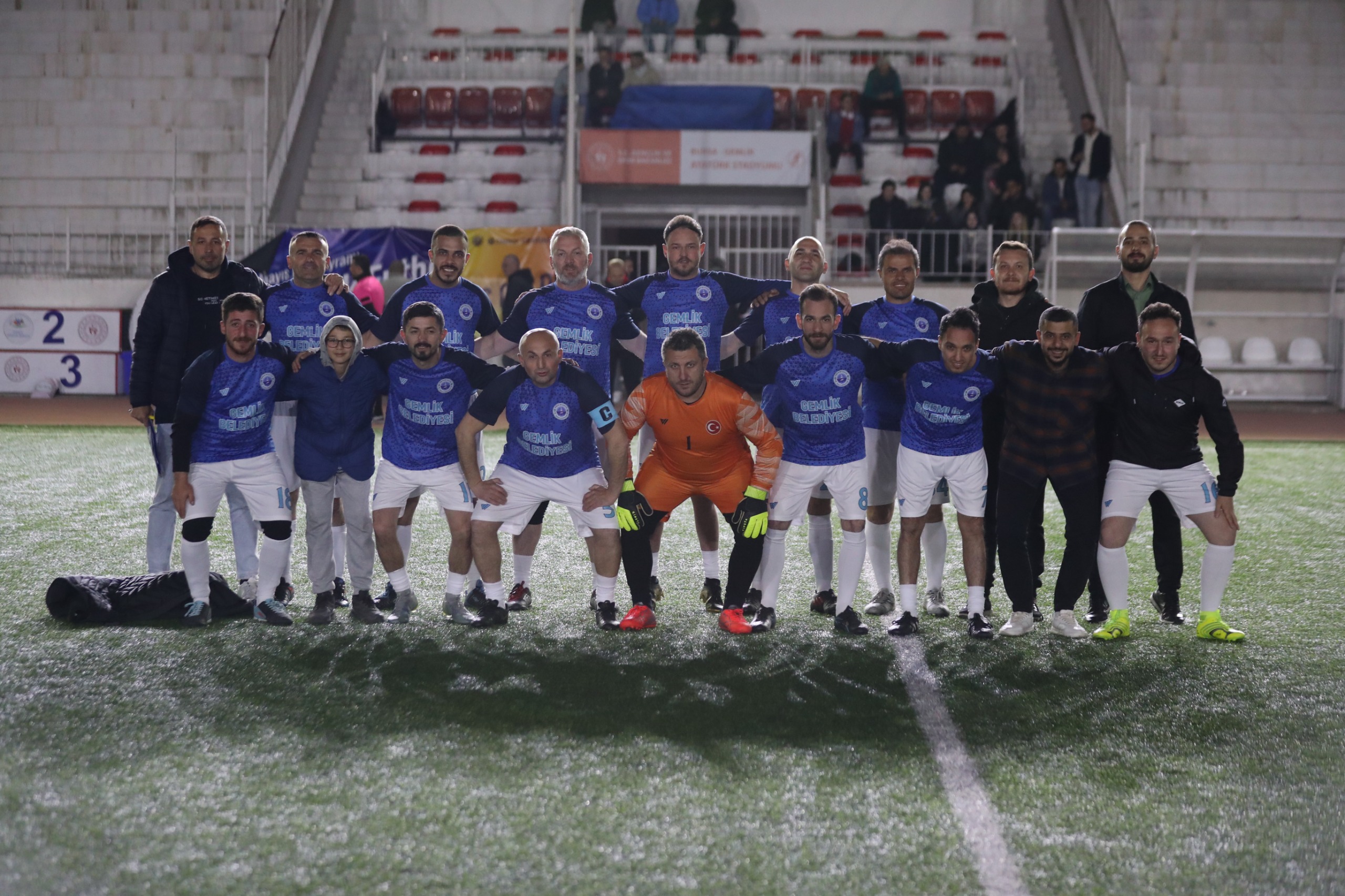 Gemlik Emek Turnuvası İki Maçla Başladı