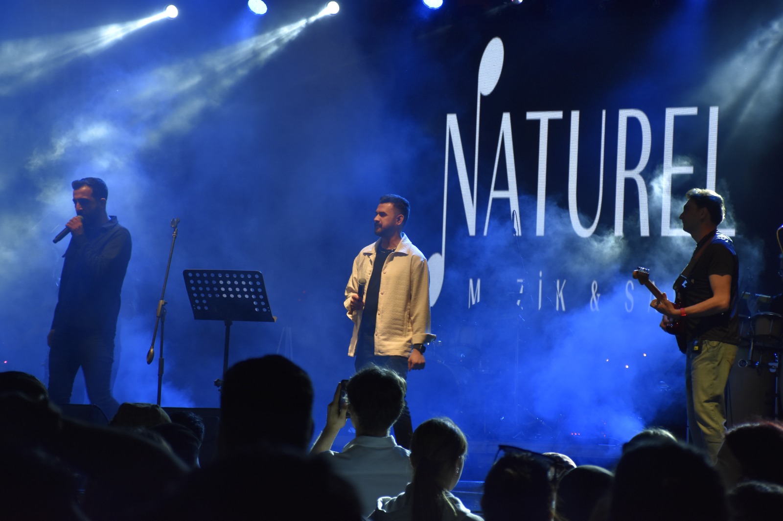 Karacabey’de 23 Nisan coşkusu yerel konserlerle taçlandı