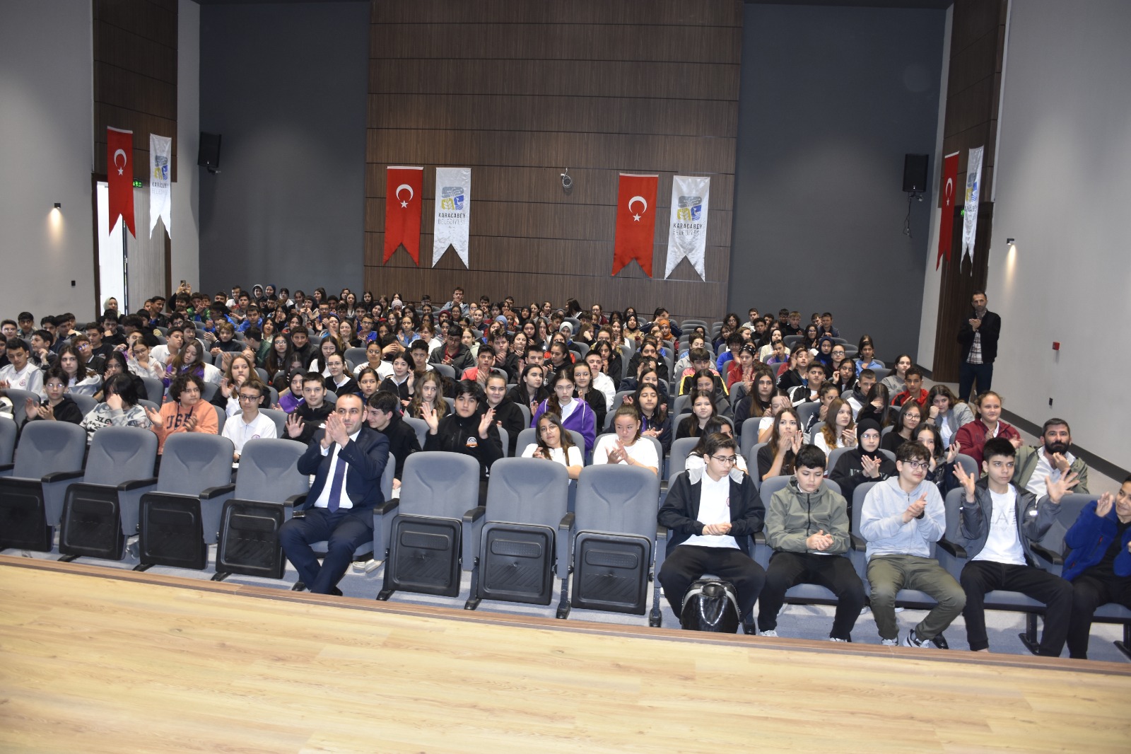 Karacabey Belediyesi’nden LGS ve YKS öğrencilerine özel motivasyon