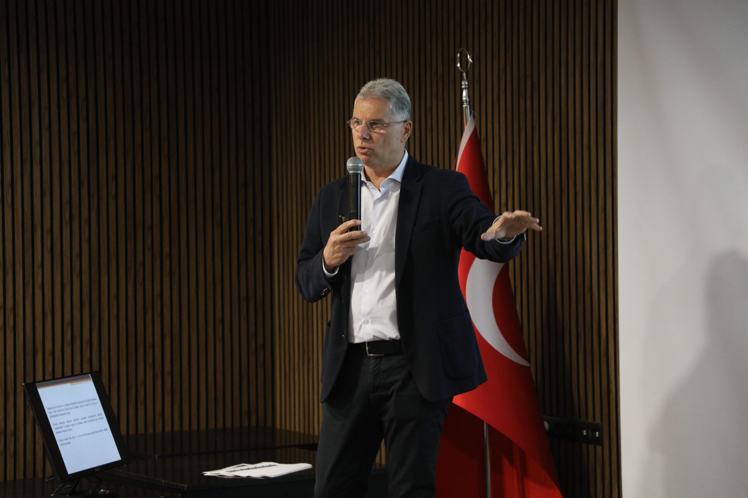 BAŞKAN DALGIÇ: “GÜZELYALI’NIN YOL HARİTASI HAZIR”