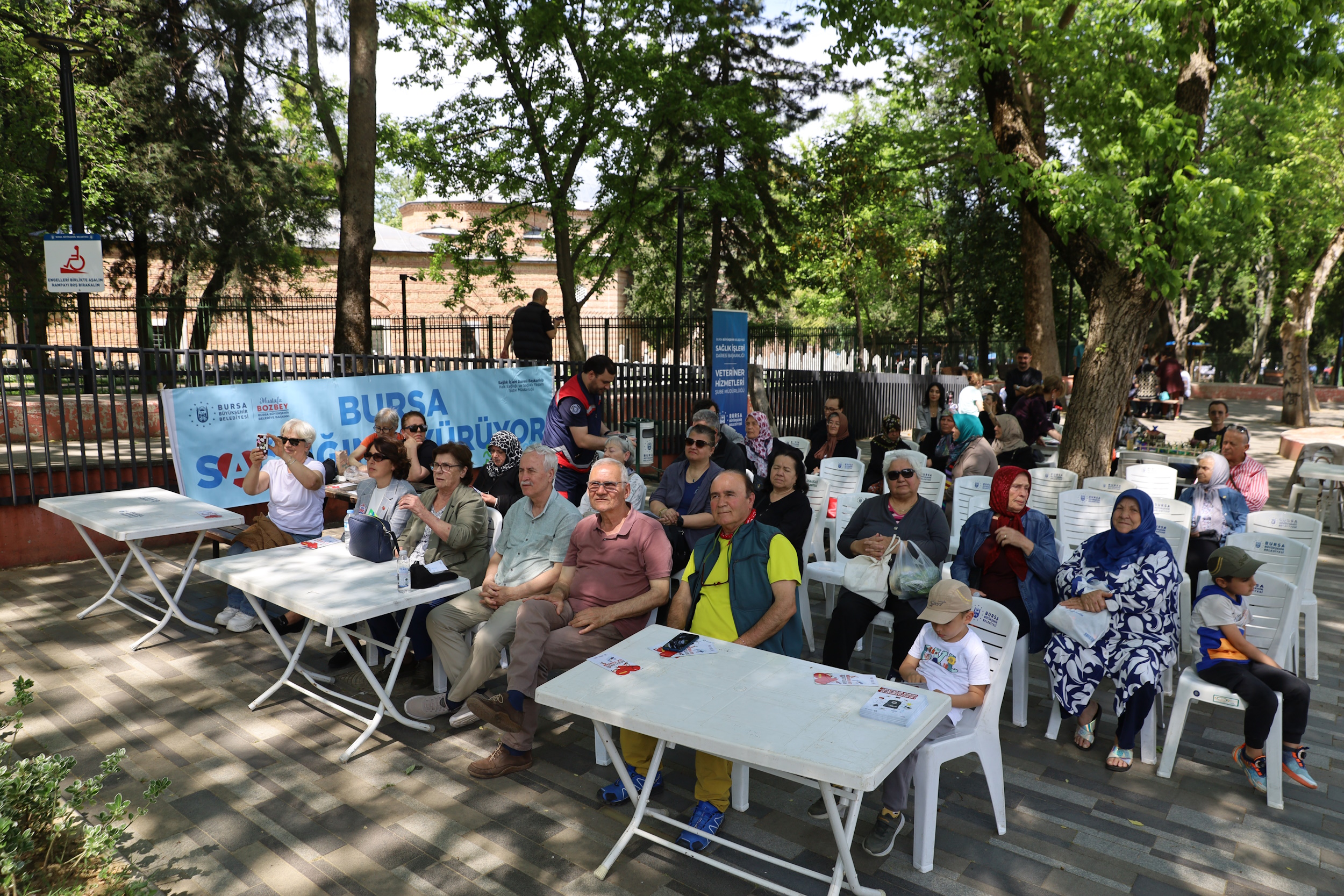 Büyükşehir’den mahallelerde ‘halk sağlığı ve afet bilinci’ eğitimi