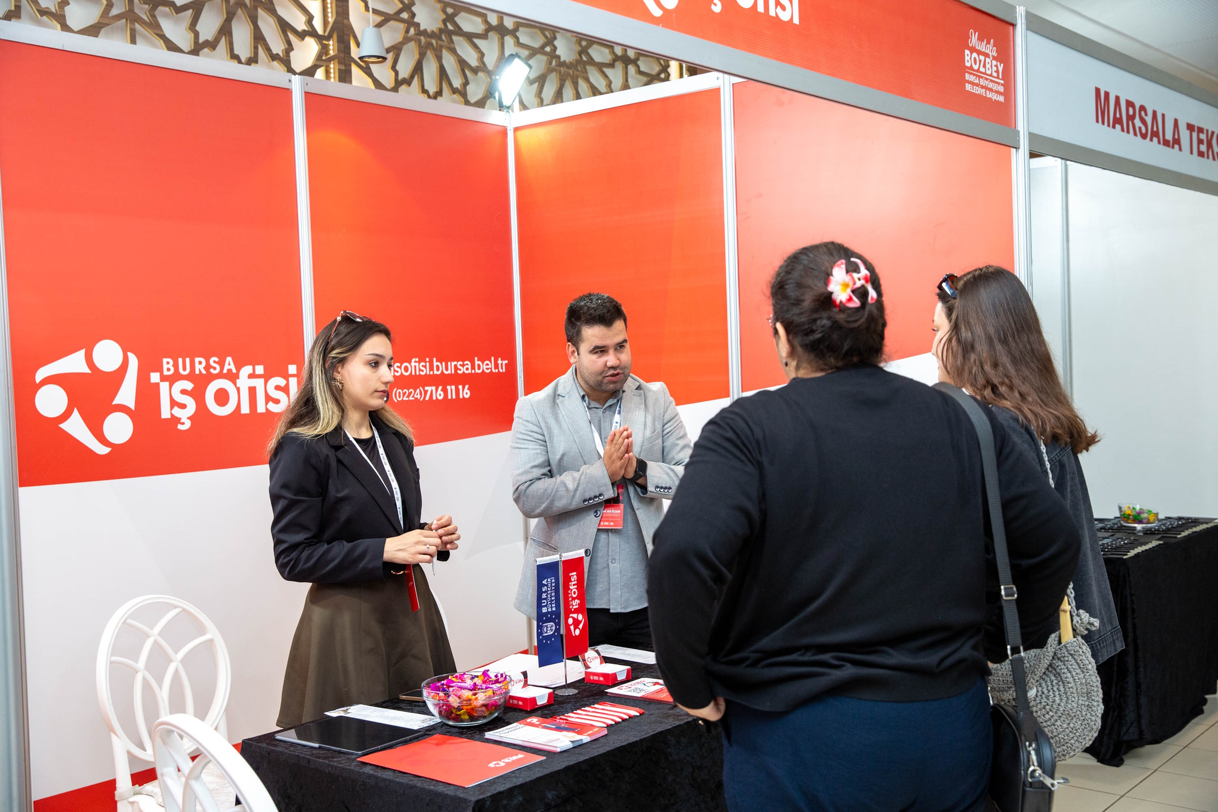 Bursa Büyükşehir, kariyer yolculuğunda gençlerin yanında