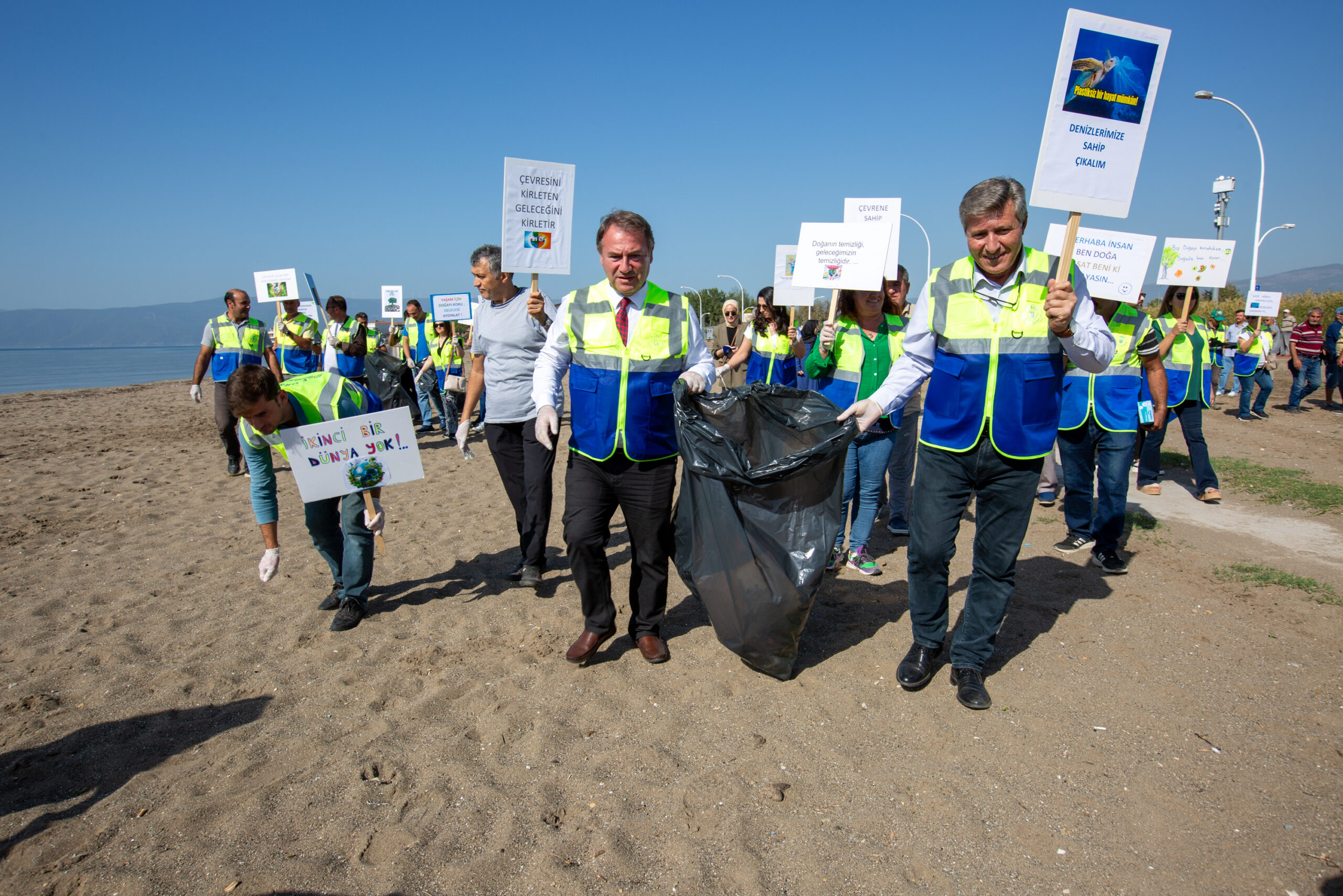 Büyükşehir Belediyesi’ne ‘En İyi Çevre Eğitim Etkinlikleri Ödülü’