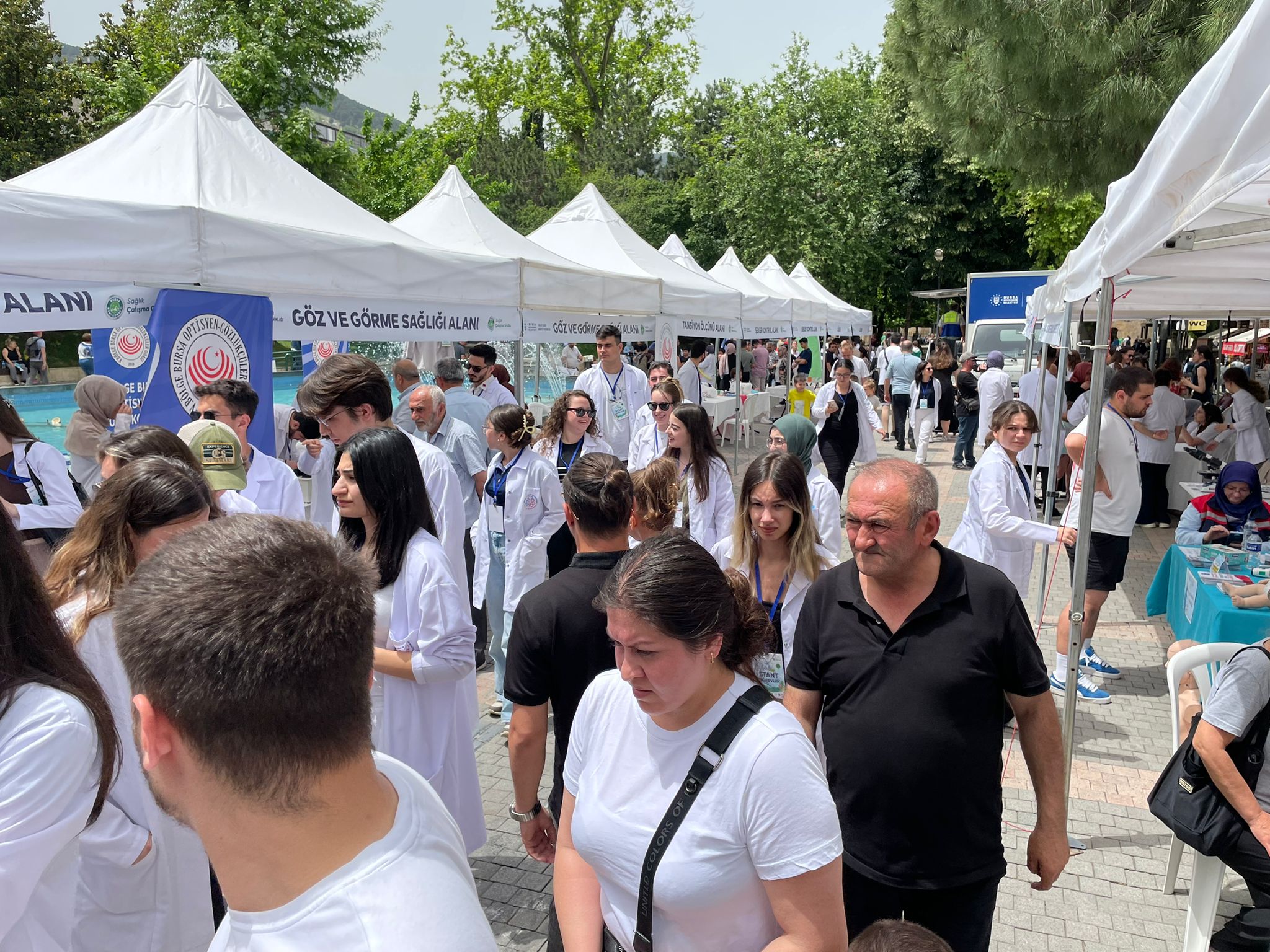 ‘Sağlık Sokağı’nda vatandaşa ücretsiz sağlık hizmeti