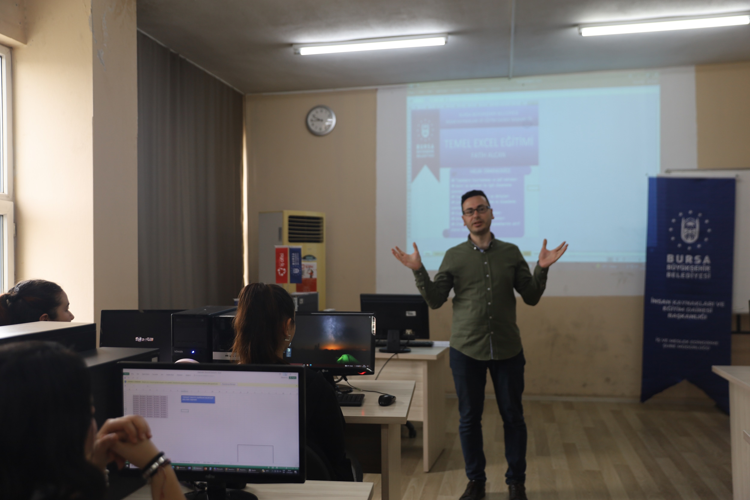 Büyükşehir’den üniversitelilerin gelişimine destek