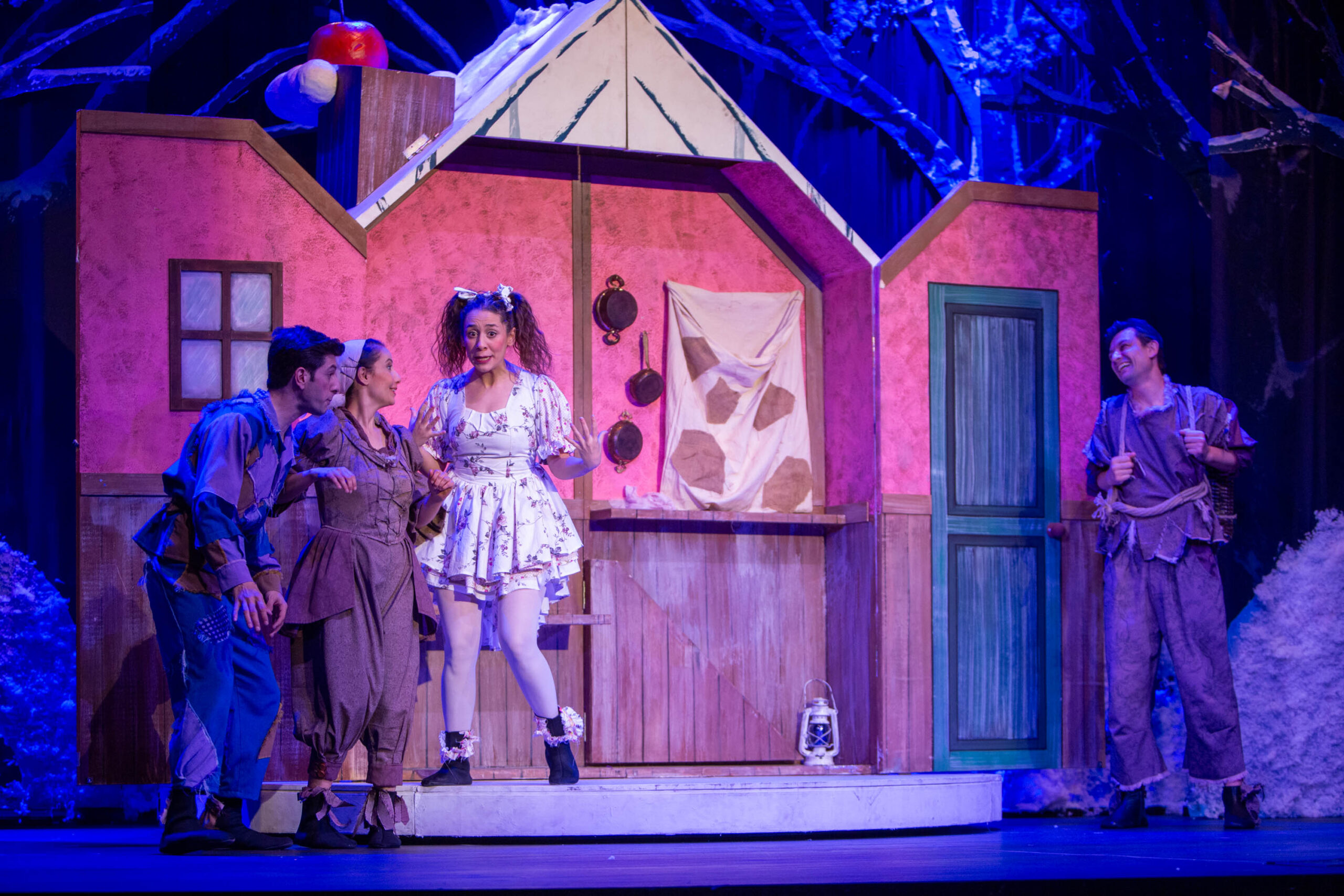 Şehir Tiyatrosu ‘Hansel ve Gretel’i çocuklarla buluşturdu