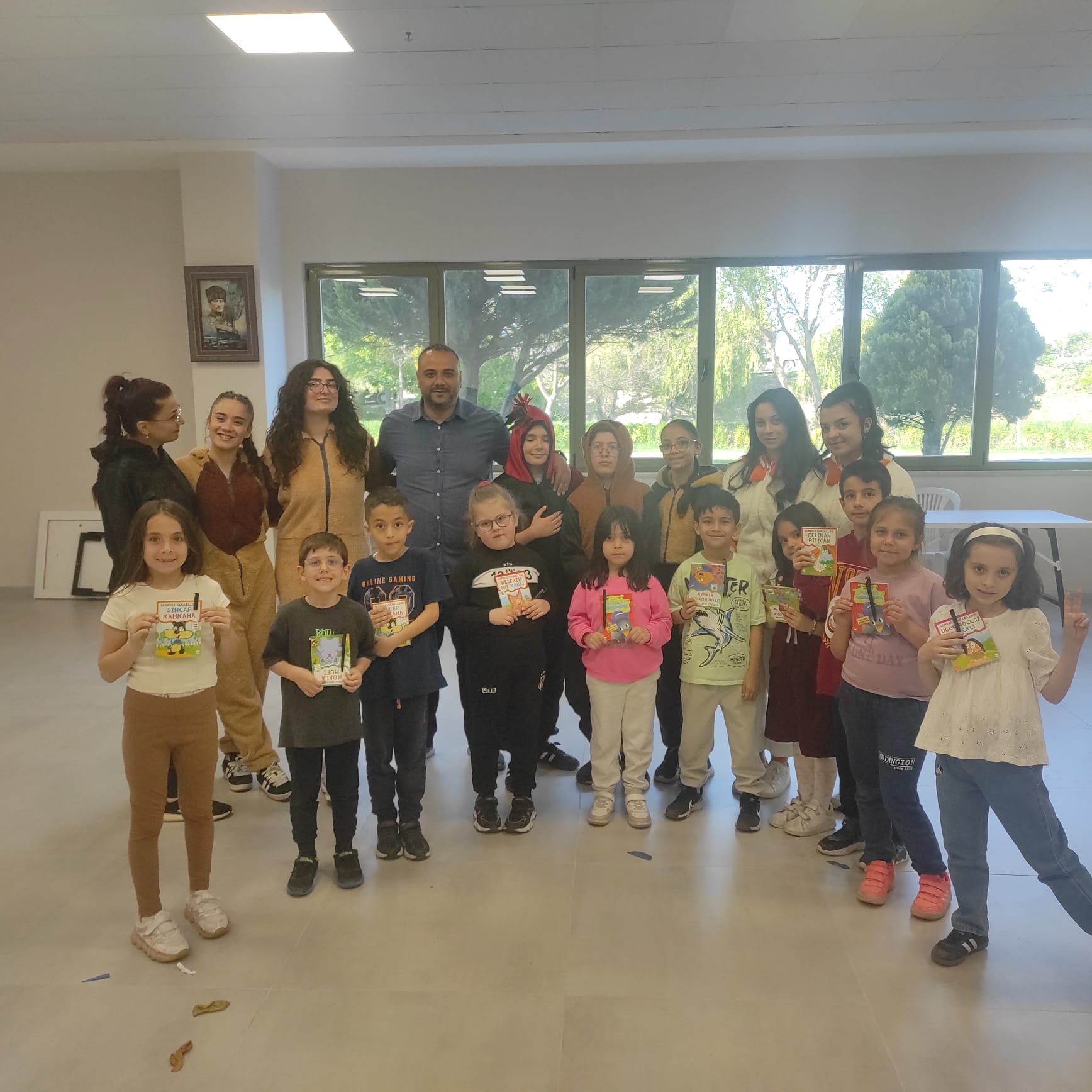 Karacabey Belediyesi’nin çocuklara özel bilmeceli okuma etkinliği ilgi gördü