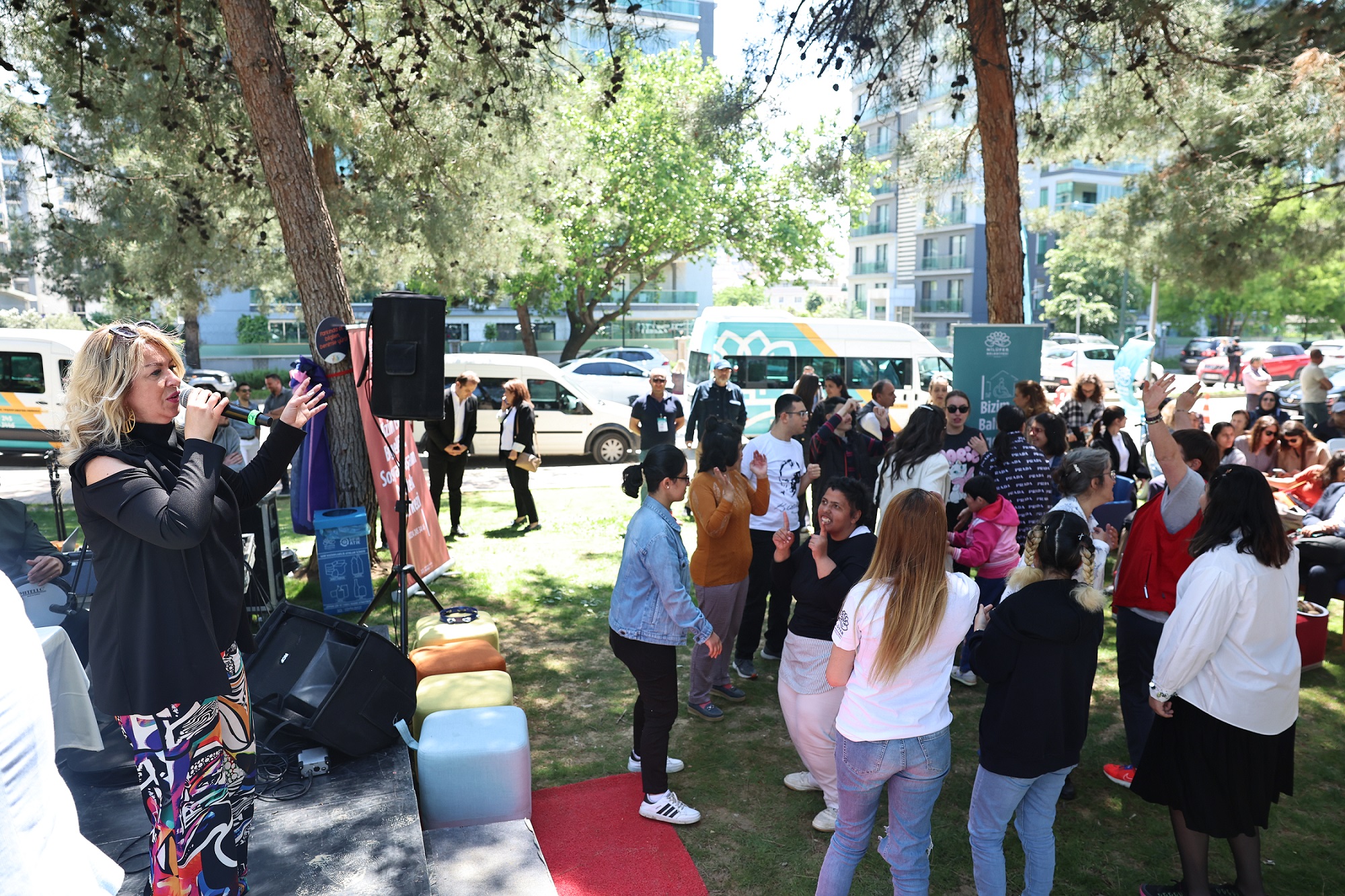 FARKINDALIK OLUŞTURAN RENKLİ ETKİNLİK