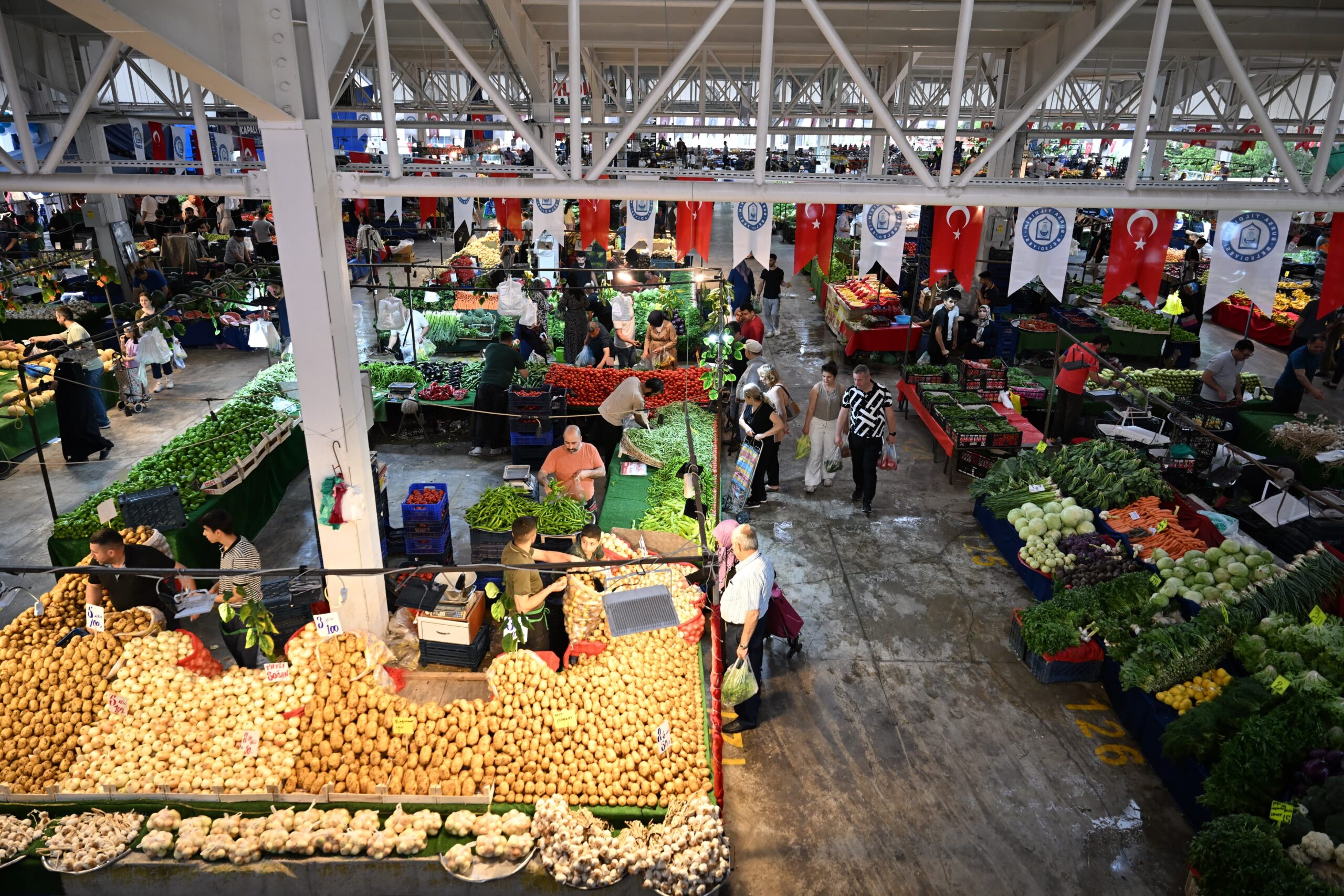 BAĞLARALTI’NA MODERN PAZAR ALANI