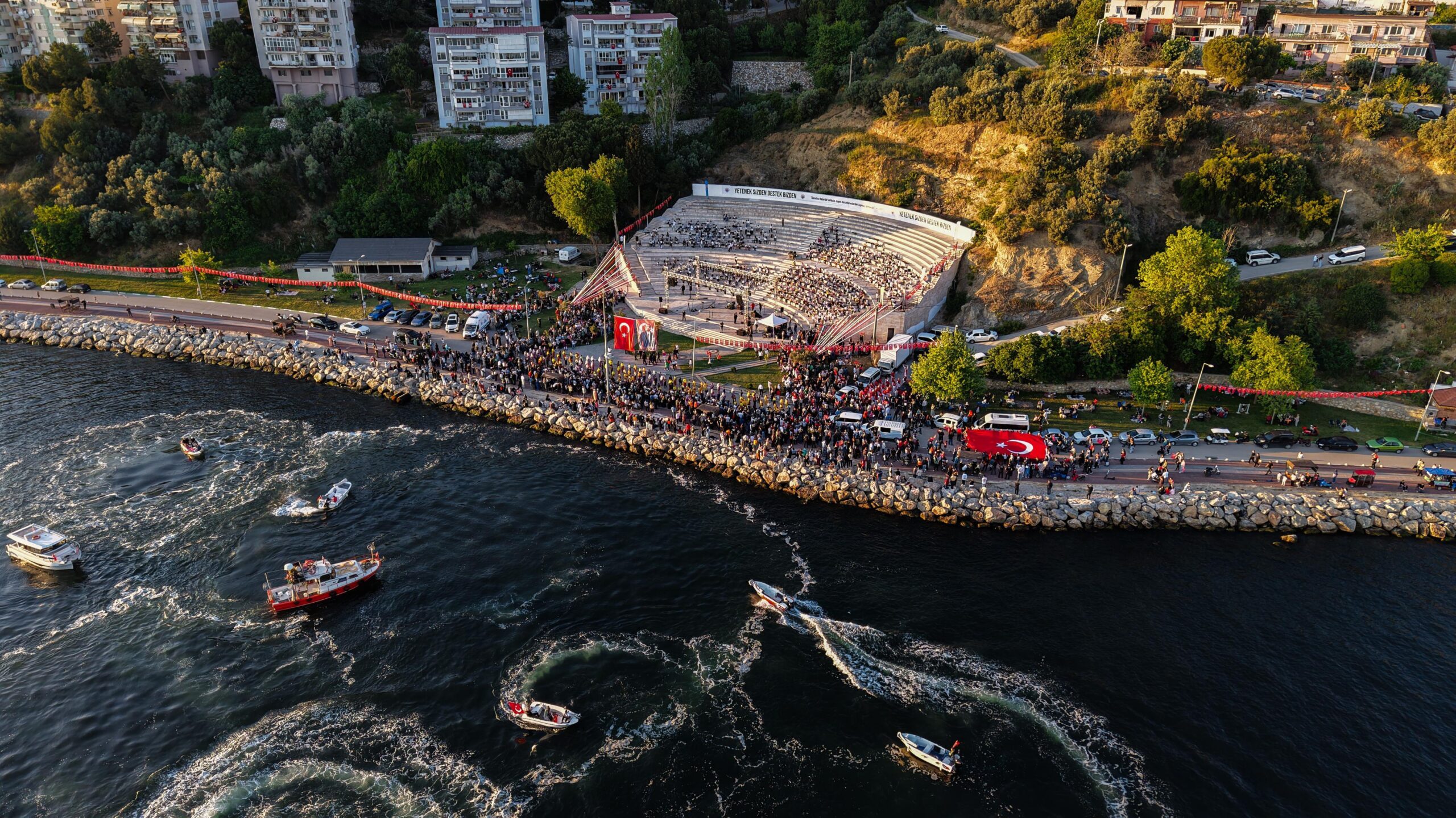 Gemlik’in Genç Sanatçıları, 19 Mayıs’ta Yeteneklerini Sergiledi