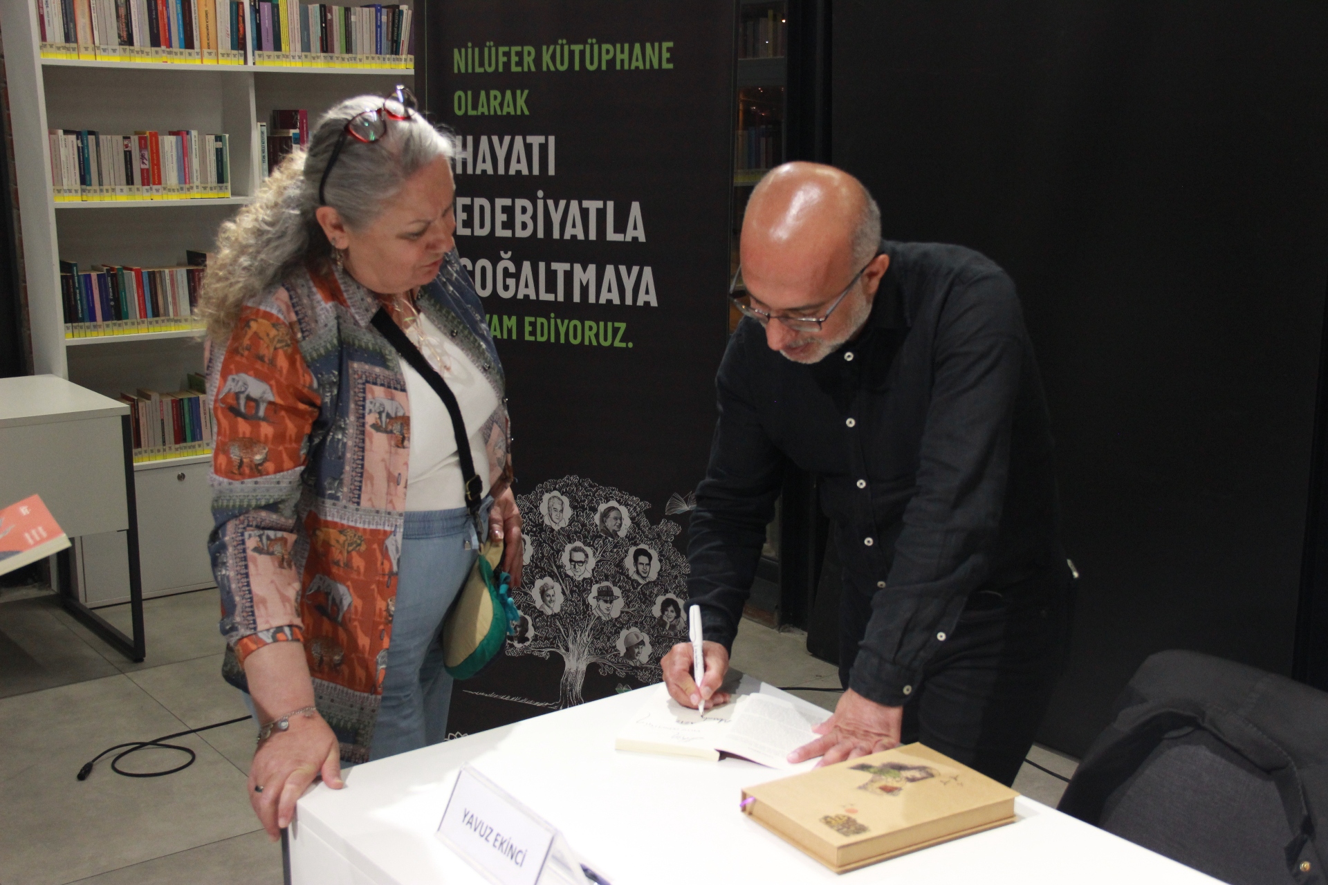 Ödüllü yazar Yavuz Ekinci Nilüfer’de okurlarıyla buluştu