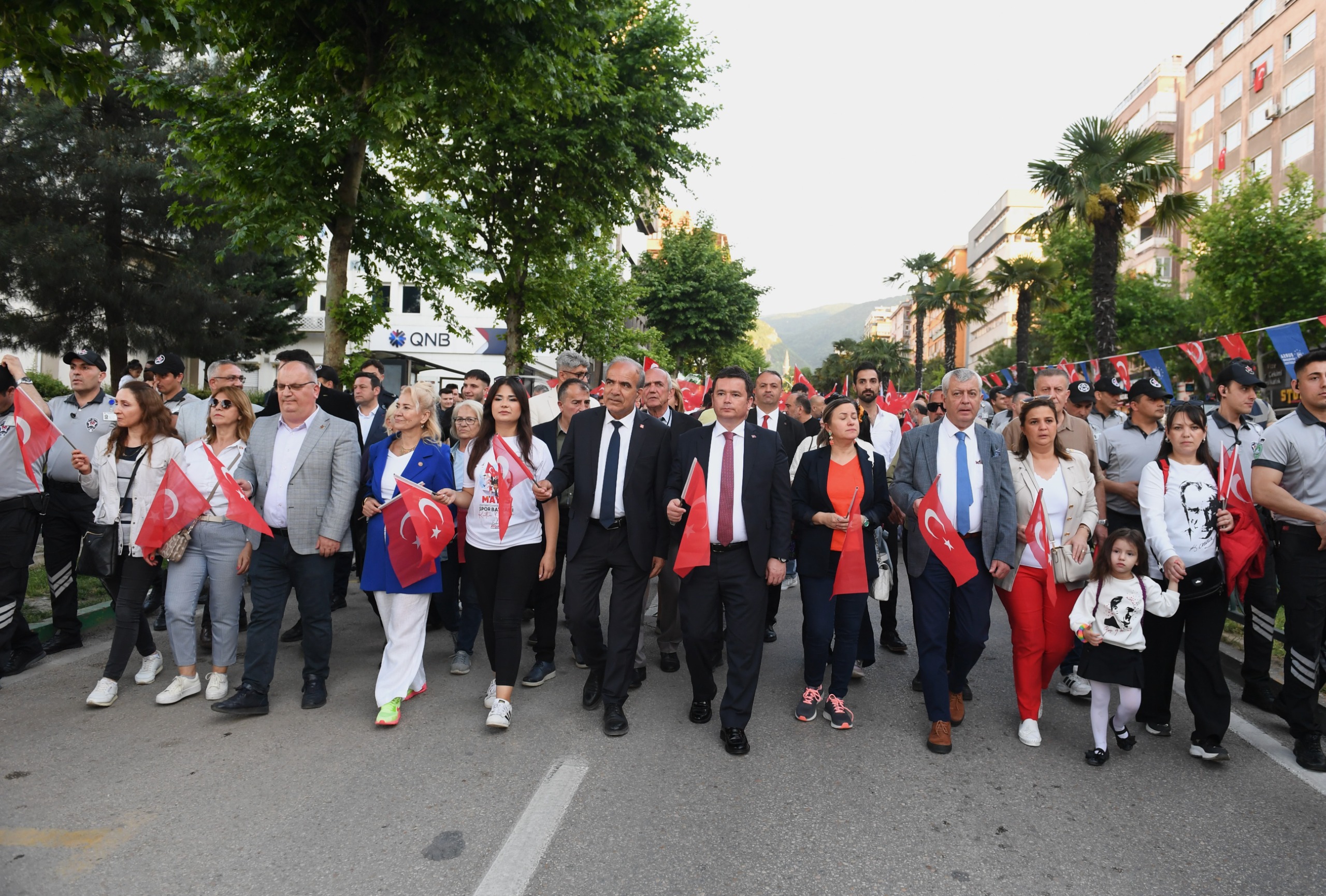 Osmangazi’de binlerce kişilik 19 Mayıs korteji