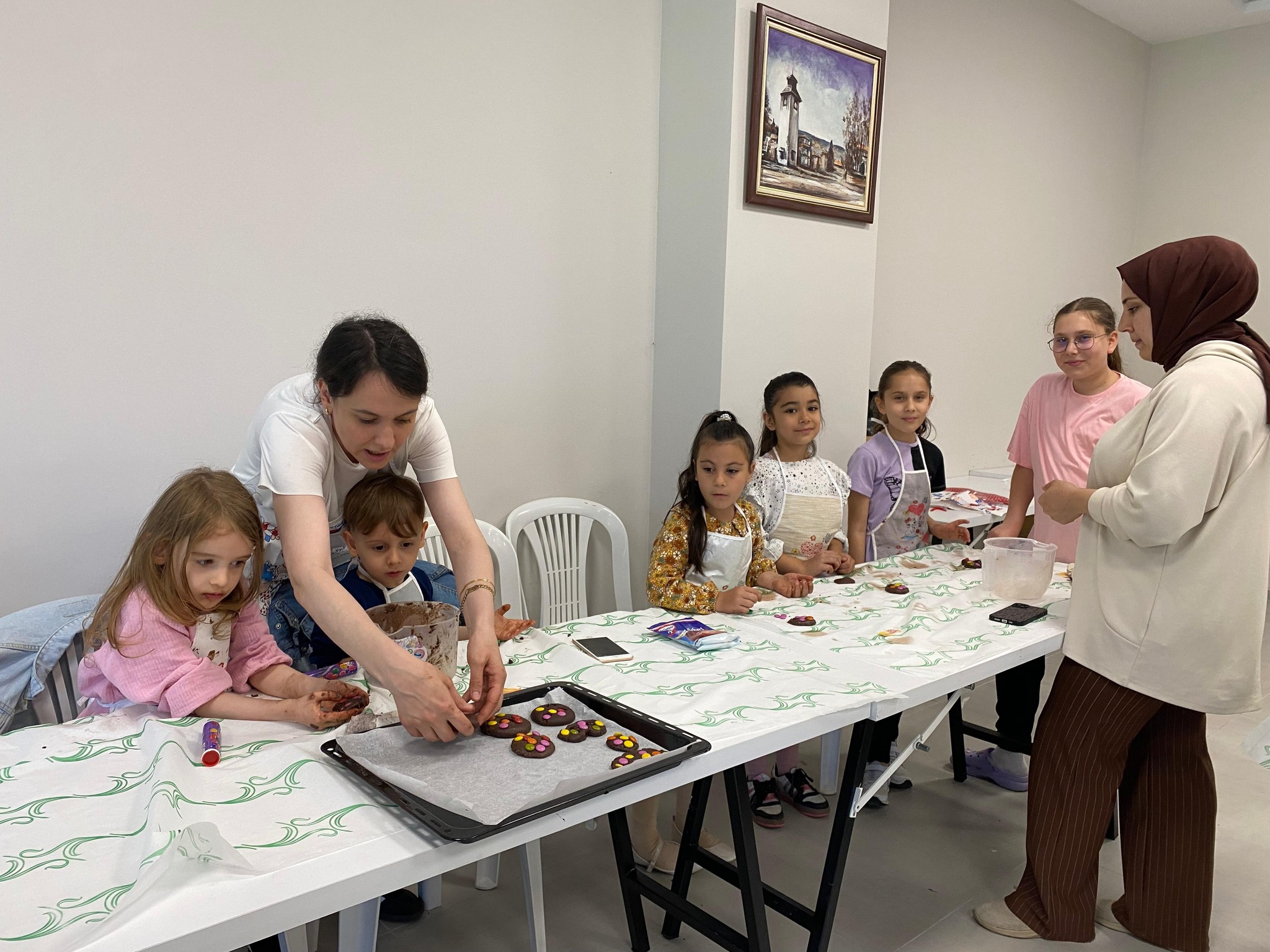 Karacabey Belediyesi’nden Anneler Günü’ne tatlı bir dokunuş